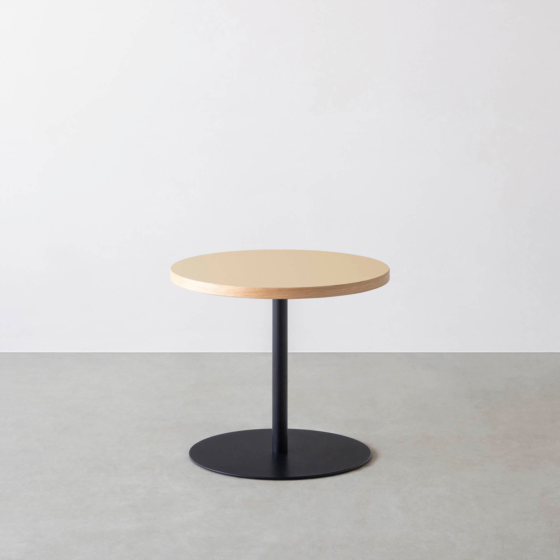 スマート造作カフェテーブル / リノリウム 全32色　黒スチール脚 1本脚 × ラウンド φ50 - 60