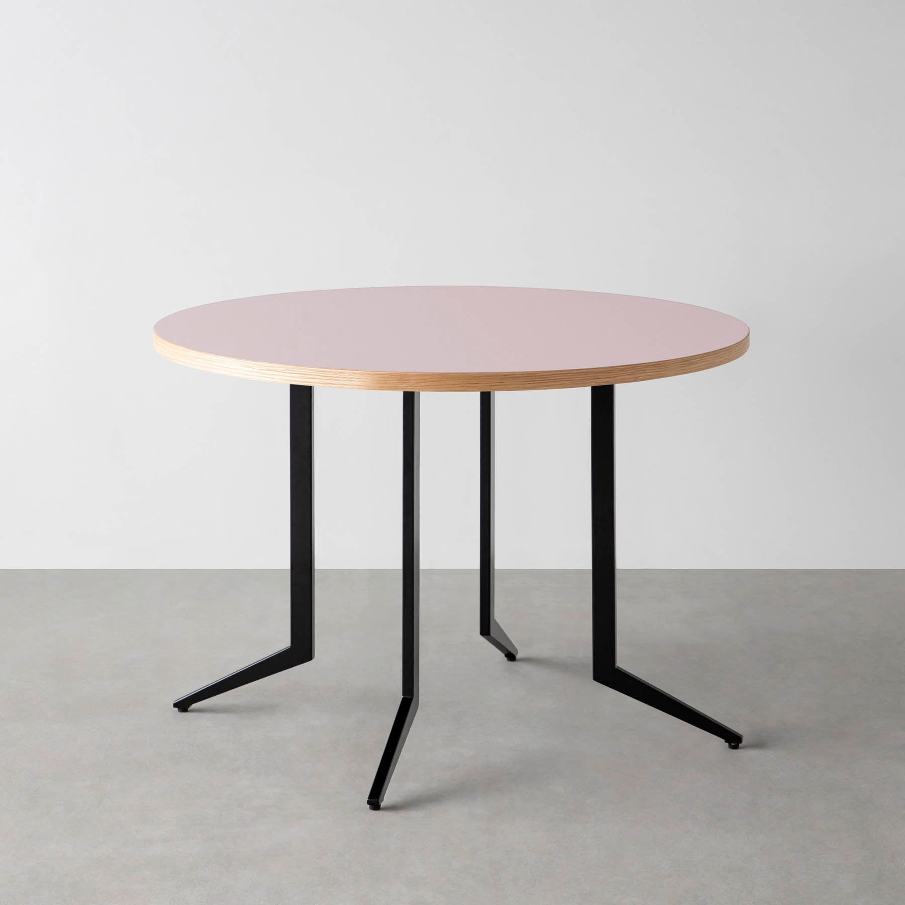 スマート造作カフェテーブル / リノリウム 全32色　黒スチール脚 4本脚 × ラウンド φ81 - 100