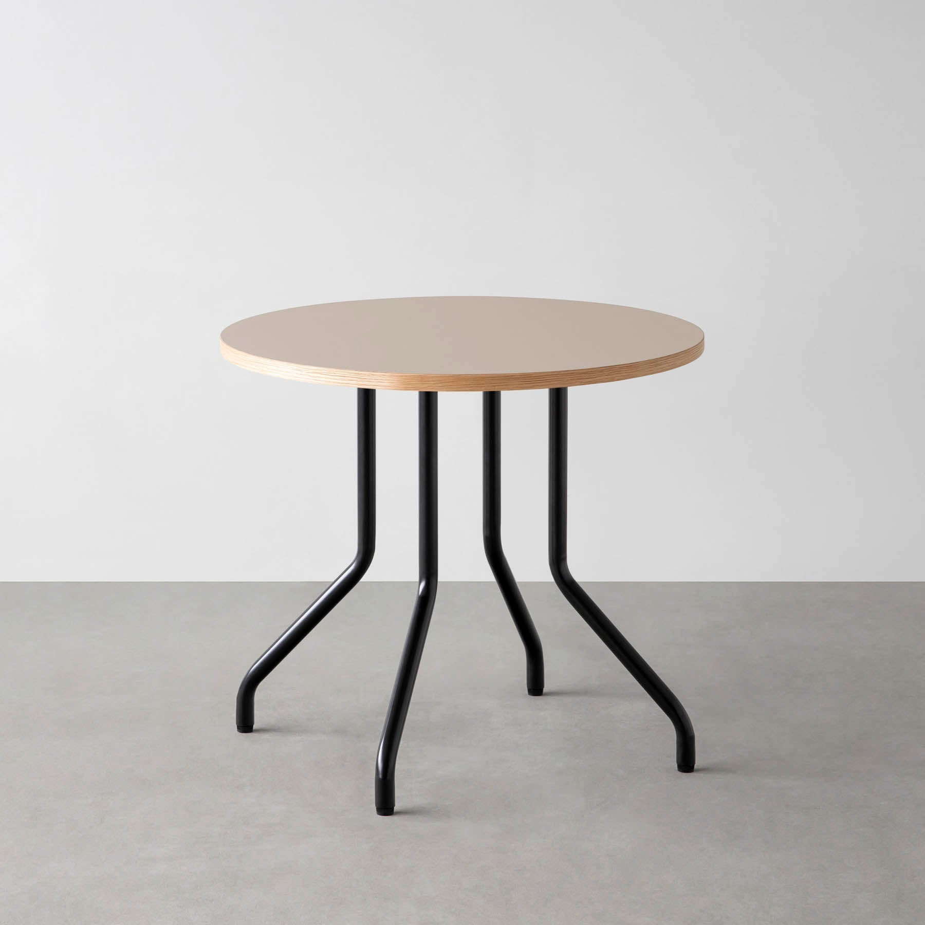 スマート造作カフェテーブル / リノリウム 全32色　黒スチール脚 4本脚 × ラウンド φ61 - 80