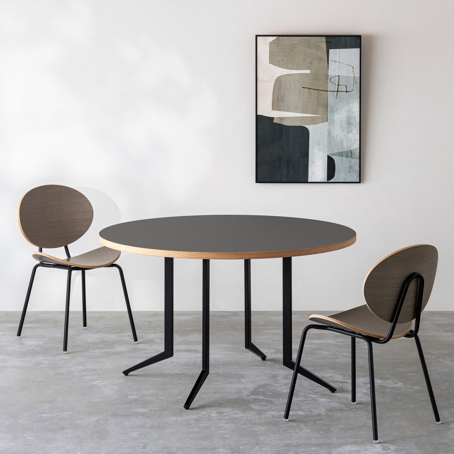THE CAFE TABLE / リノリウム 全32色　Black Steel 4本脚 × ラウンド φ101 - 120