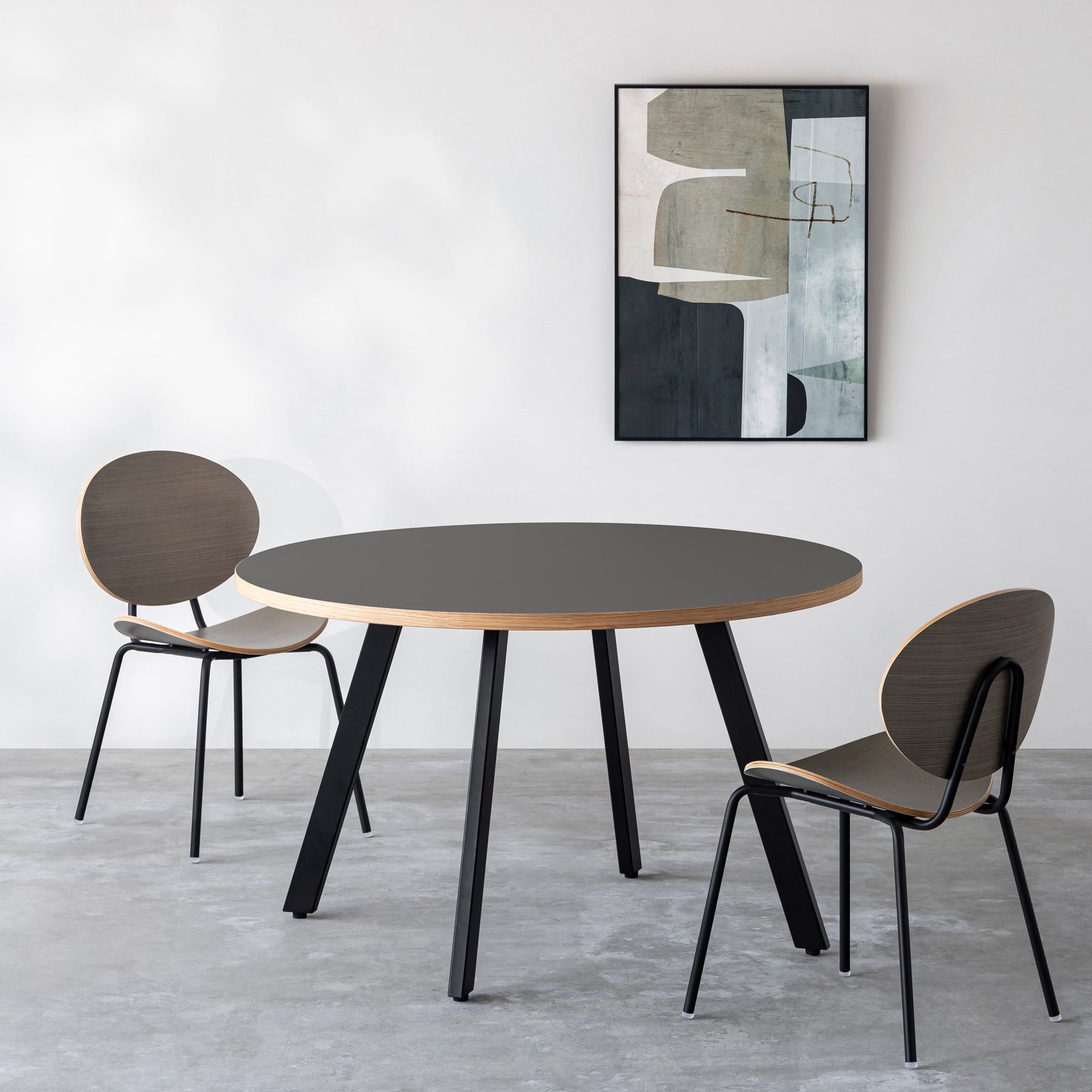 THE CAFE TABLE / リノリウム 全32色　Black Steel 4本脚 × ラウンド φ101 - 120
