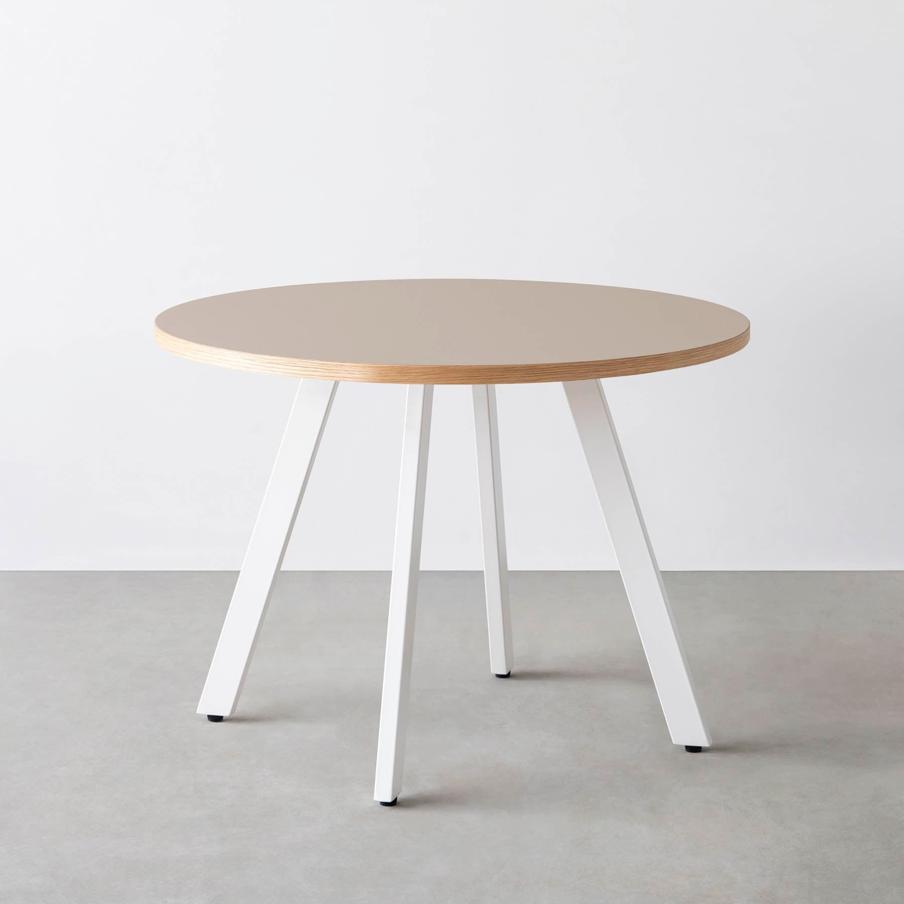 スマート造作カフェテーブル / リノリウム 全32色　白スチール脚 4本脚 × ラウンド φ81 - 100