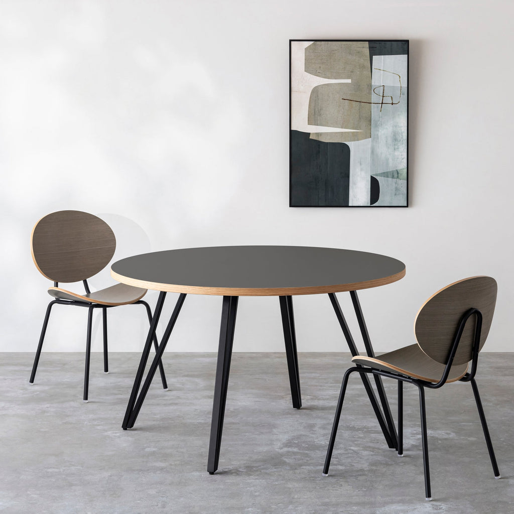 THE CAFE TABLE / リノリウム 全32色　Black Steel 4本脚 × ラウンド φ101 - 120