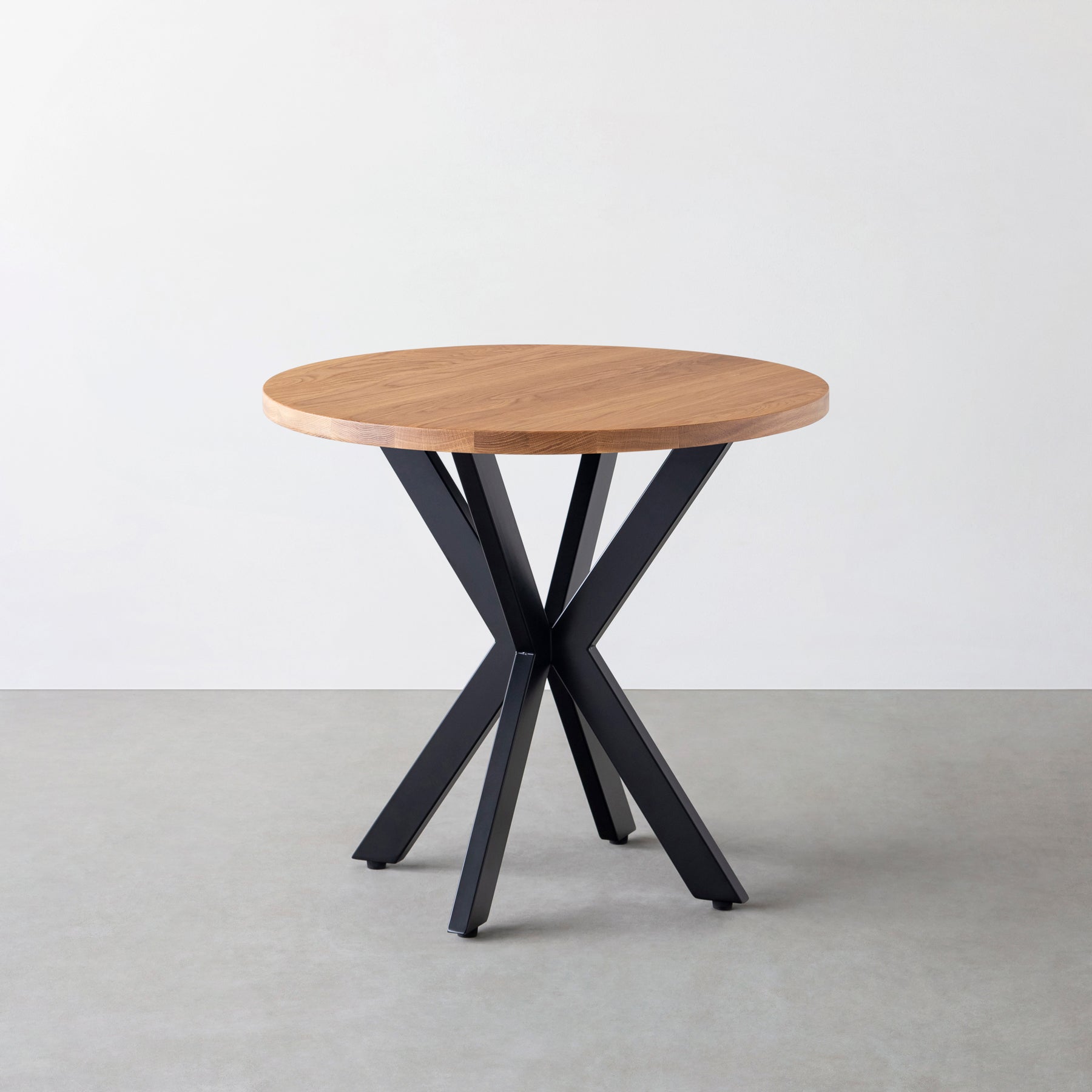 Kanademonoの無垢ホワイトオークのカフェテーブル