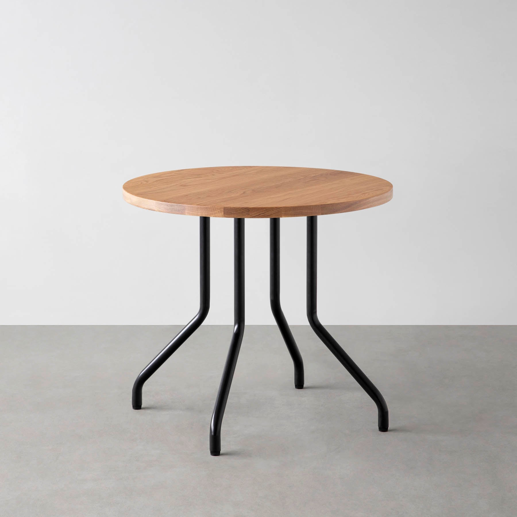 スマート造作カフェテーブル / 無垢 ホワイトオーク　黒スチール脚 4本脚 × ラウンド φ61 - 80