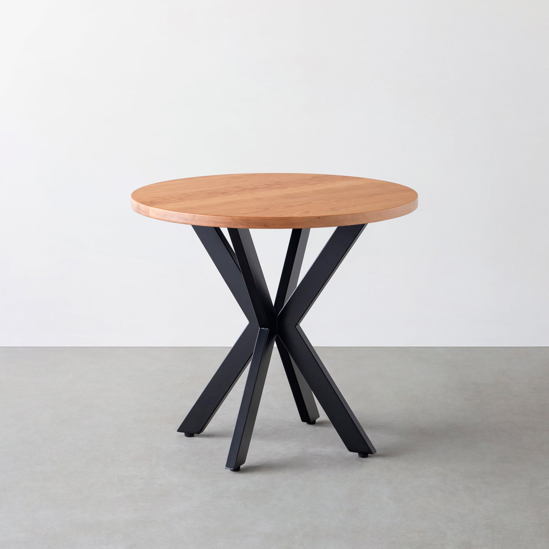 Kanademonoの無垢ブラックチェリーのカフェテーブル