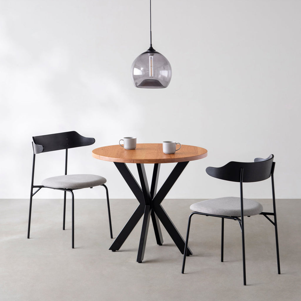 Kanademonoの無垢ブラックチェリーのカフェテーブル