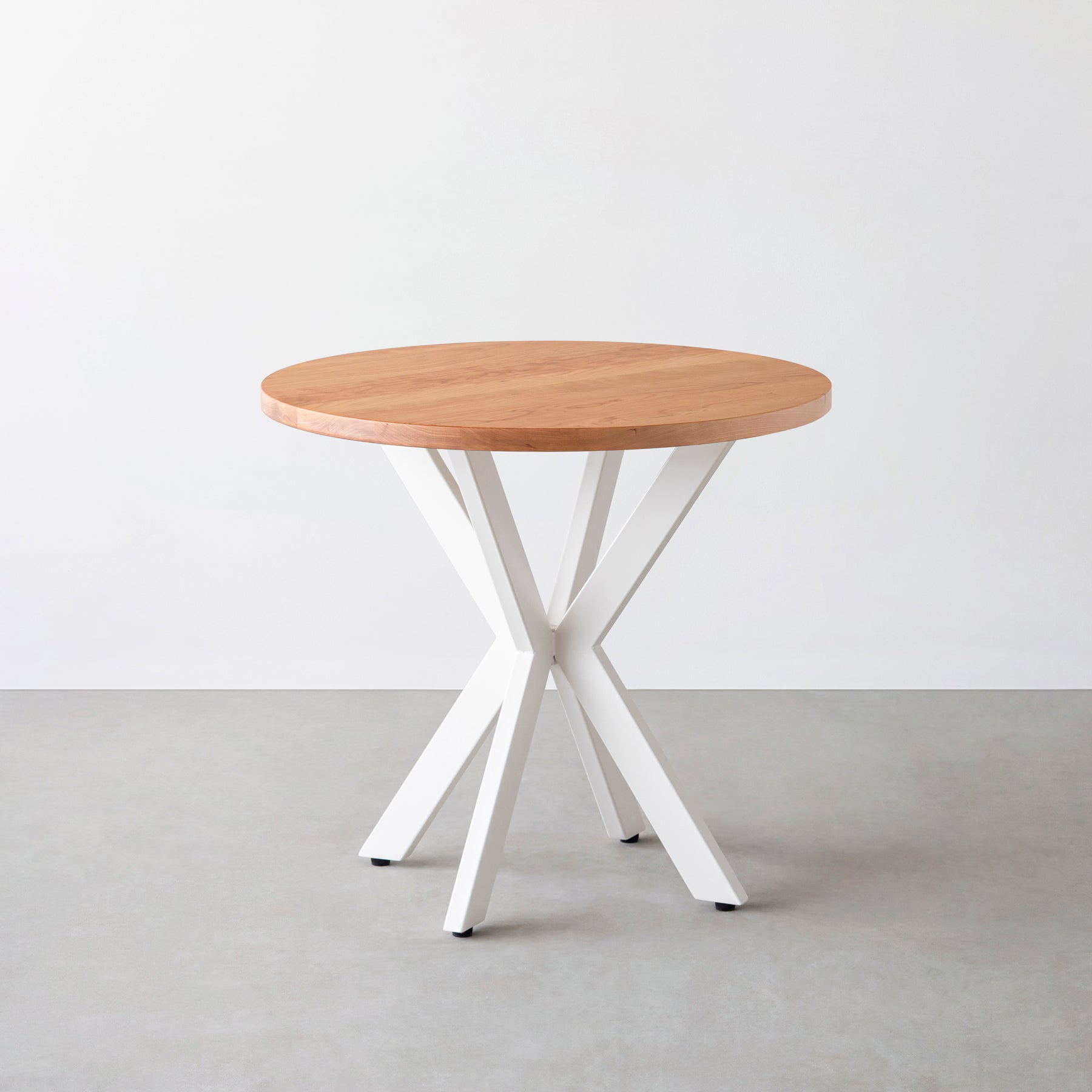 Kanademonoの無垢ブラックチェリーのカフェテーブル