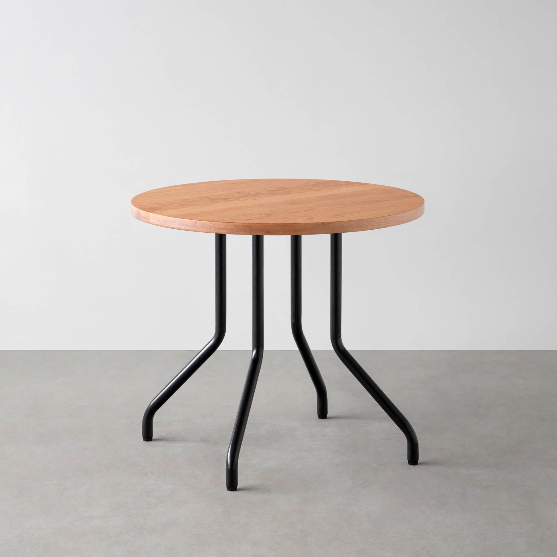 スマート造作カフェテーブル / 無垢 ブラックチェリー　黒スチール脚 4本脚 × ラウンド φ61 - 80