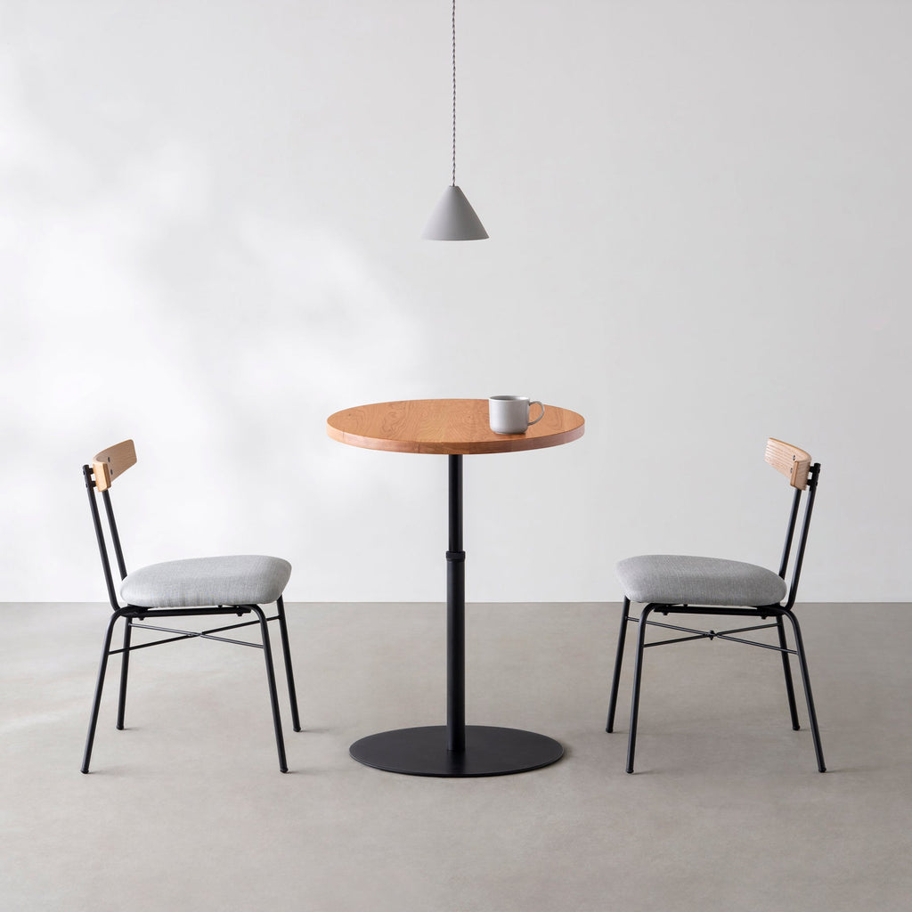 Kanademonoの無垢ブラックチェリーのカフェテーブル