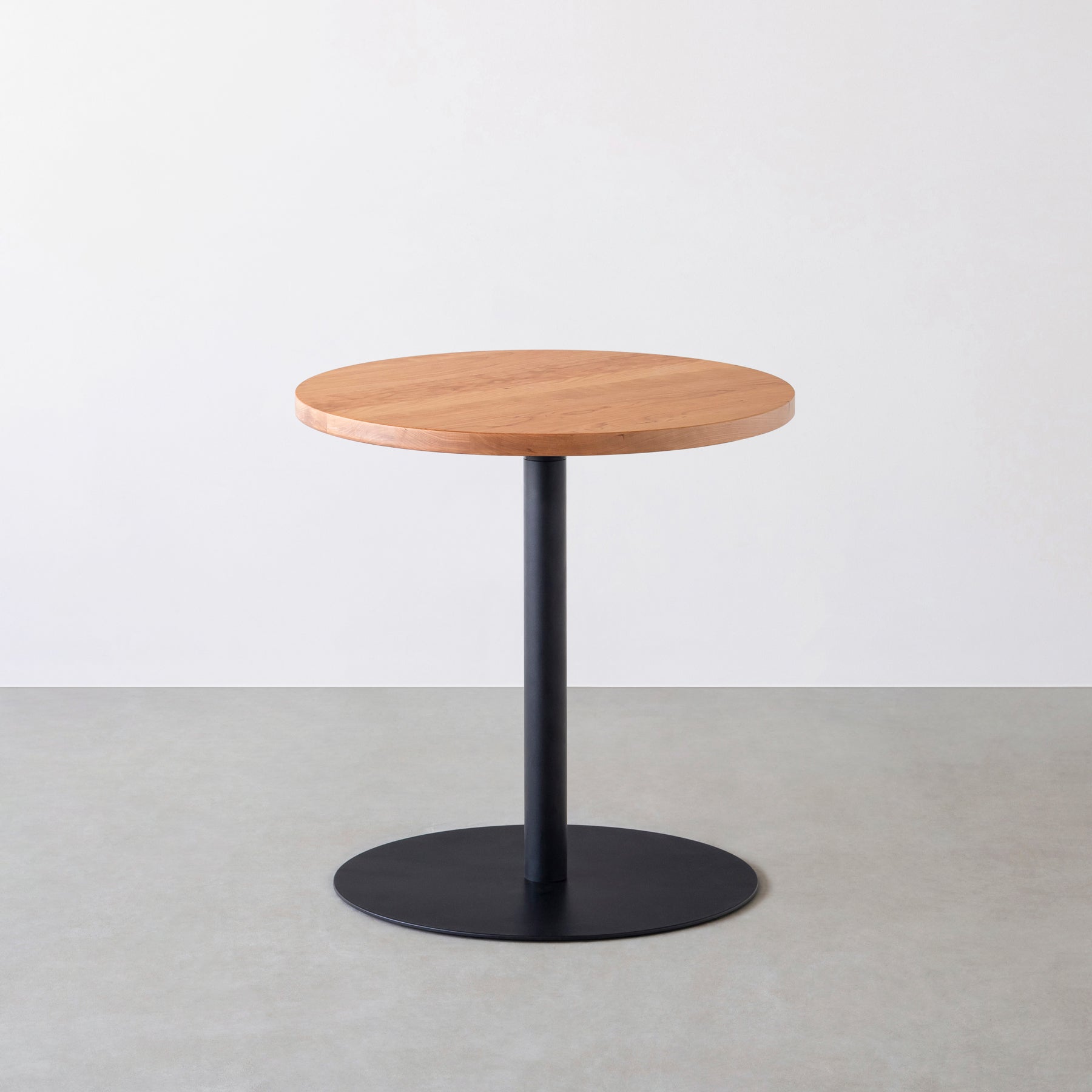 Kanademonoの無垢ブラックチェリーのカフェテーブル