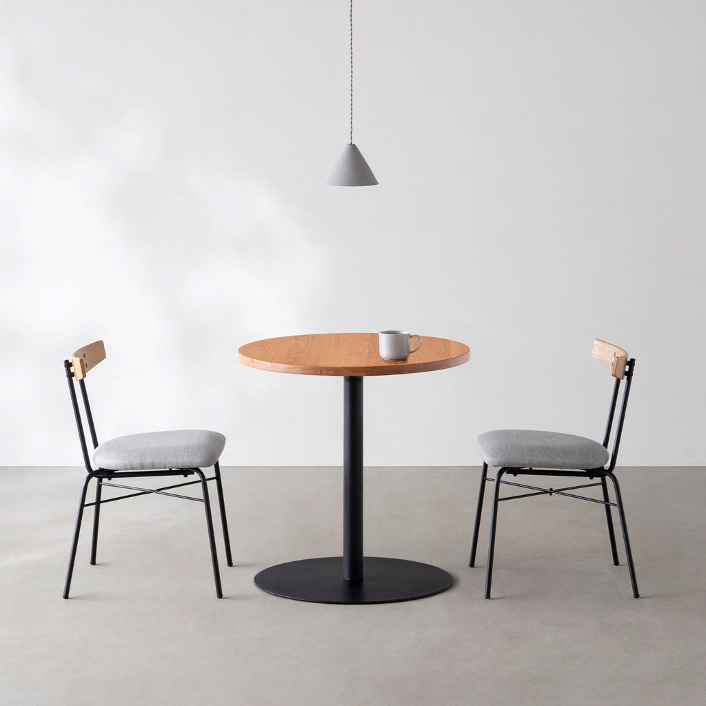 Kanademonoの無垢ブラックチェリーのカフェテーブル