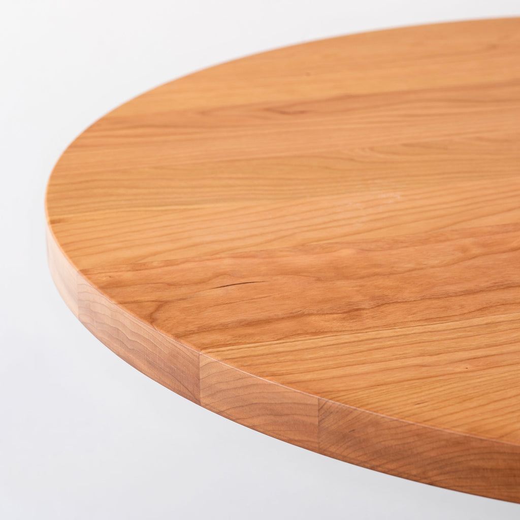 Kanademonoの無垢ブラックチェリーのカフェテーブル