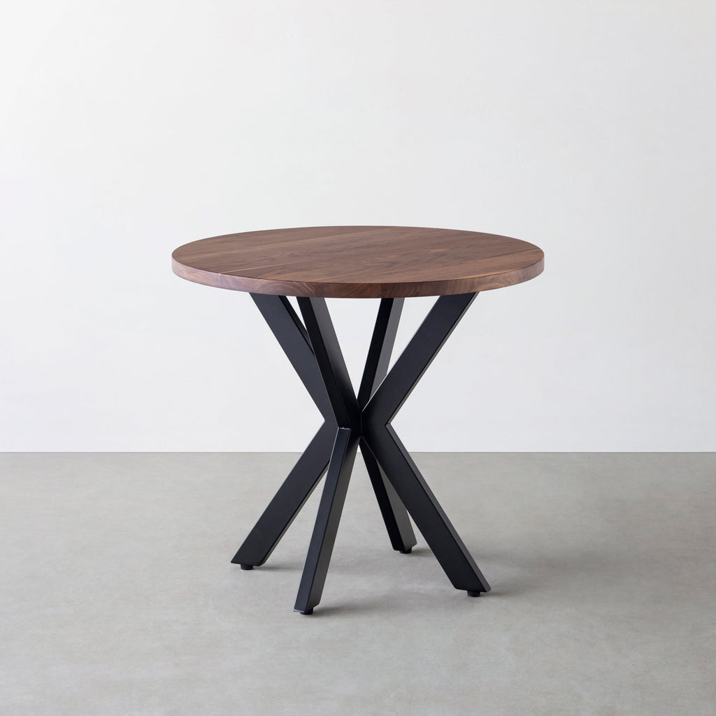 Kanademonoの無垢ウォルナットのカフェテーブル