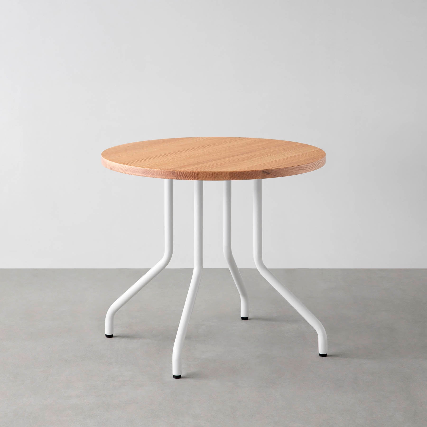 スマート造作カフェテーブル / 無垢 レッドオーク　白スチール脚 4本脚 × ラウンド φ61 - 80