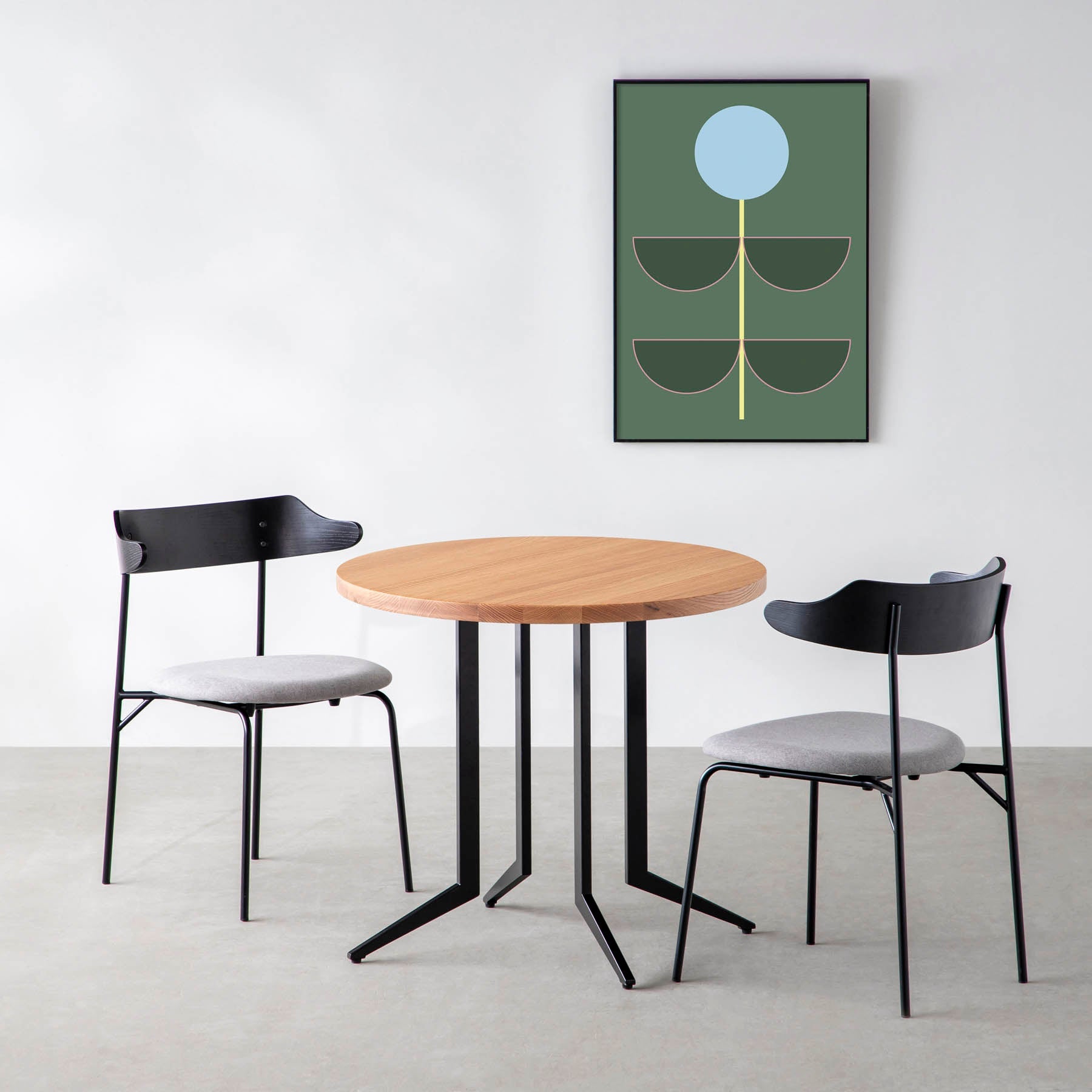 スマート造作カフェテーブル / 無垢 レッドオーク　黒スチール脚 4本脚 × ラウンド φ61 - 80