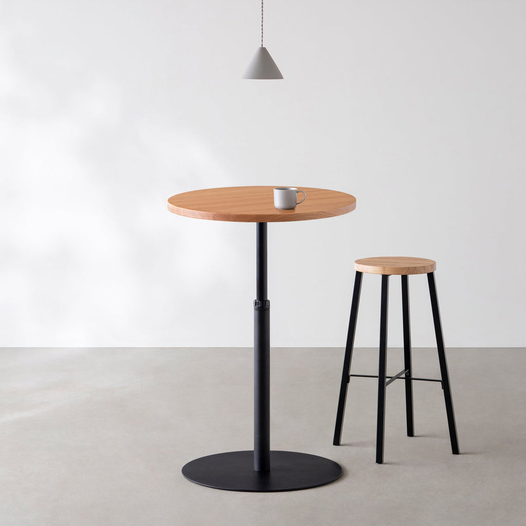 Kanademonoの無垢レッドオークのカフェテーブル