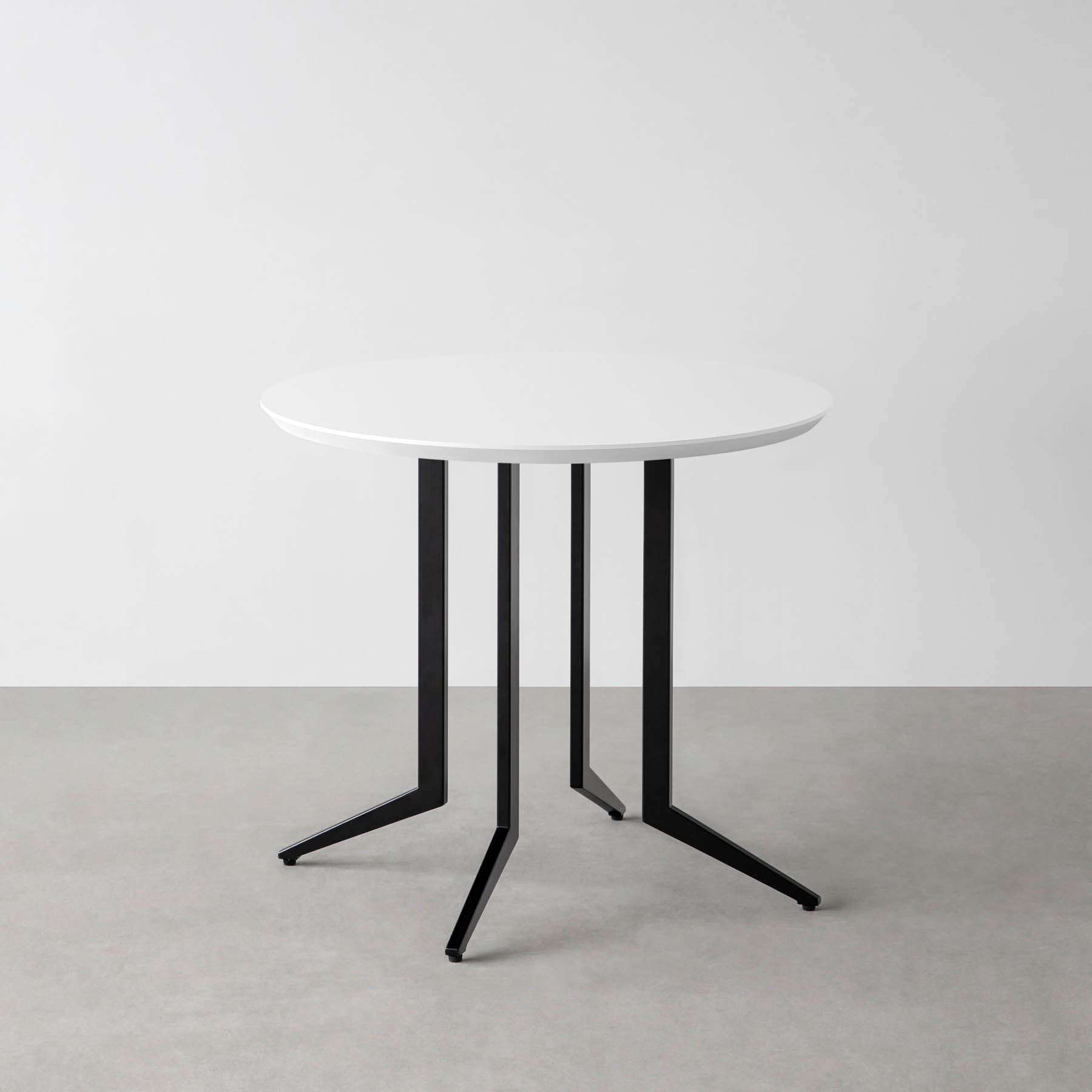 スマート造作カフェテーブル / FENIX NTM 全9色　黒スチール脚 4本脚 × ラウンド φ61 - 80