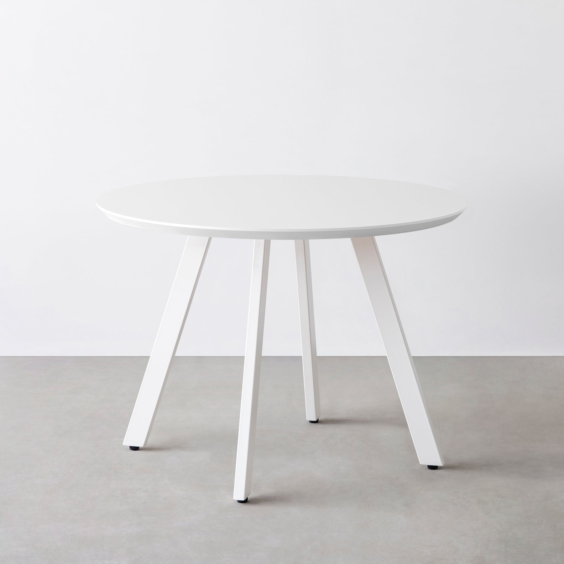 Kanademono のFENIX NTMの大型カフェテーブル