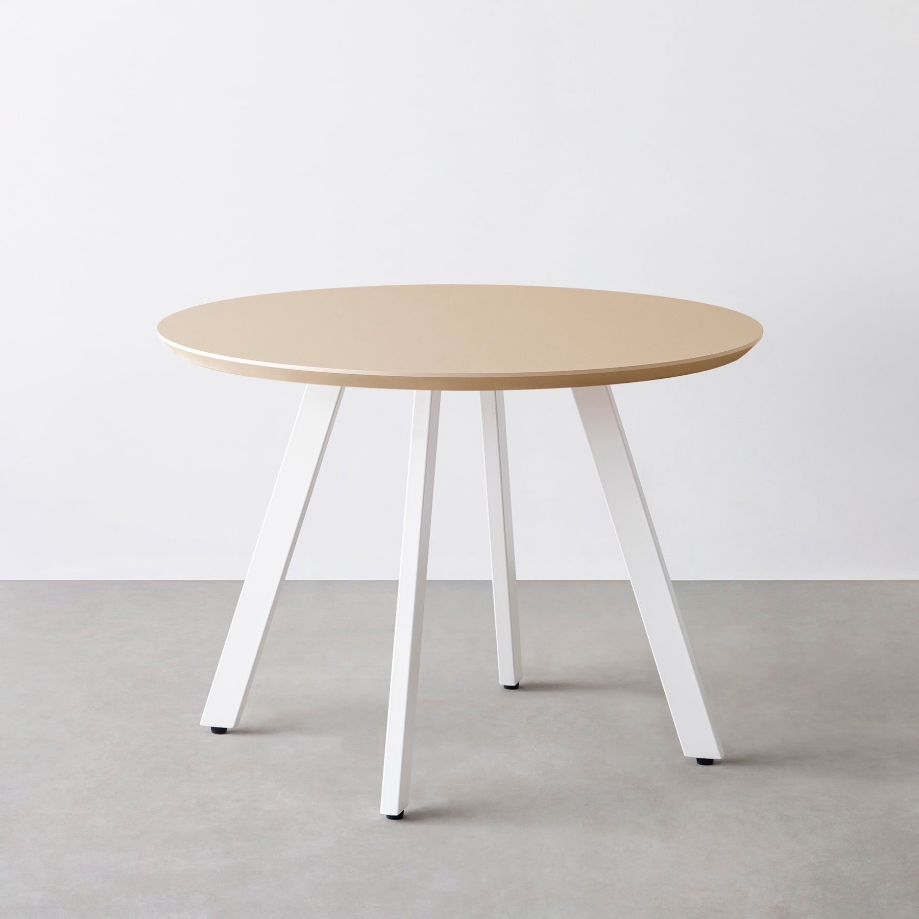 KanademonoのFENIX NTMの大型カフェテーブル