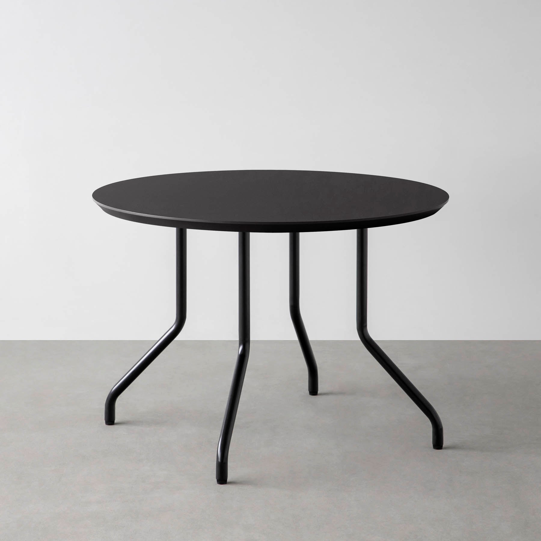 スマート造作カフェテーブル / FENIX NTM 全9色　黒スチール脚 4本脚 × ラウンド φ81 - 100