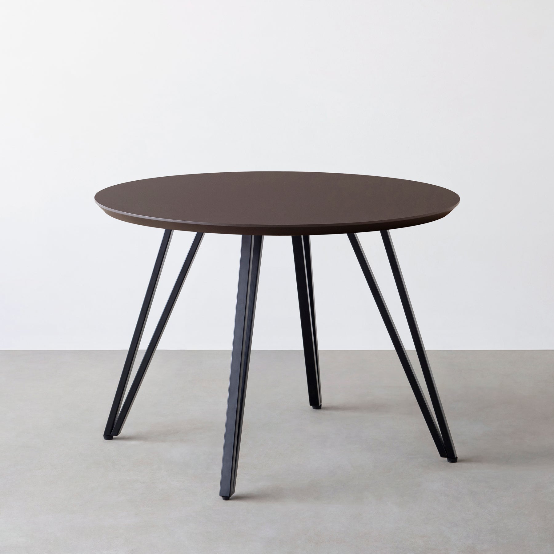 KanademonoのFENIX NTMの大型カフェテーブル