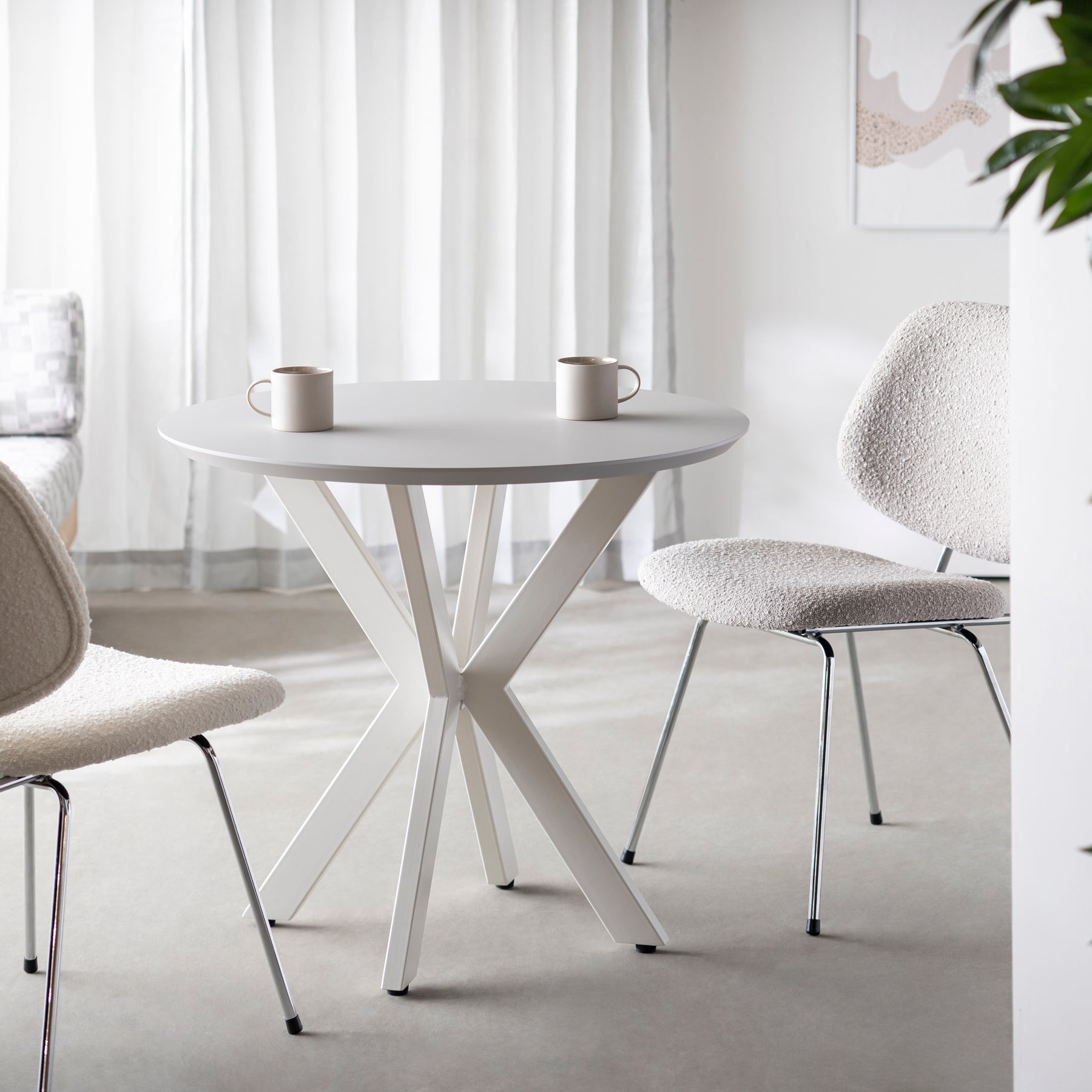 KanademonoのFENIX NTMとX脚を組み合わせたカフェテーブル