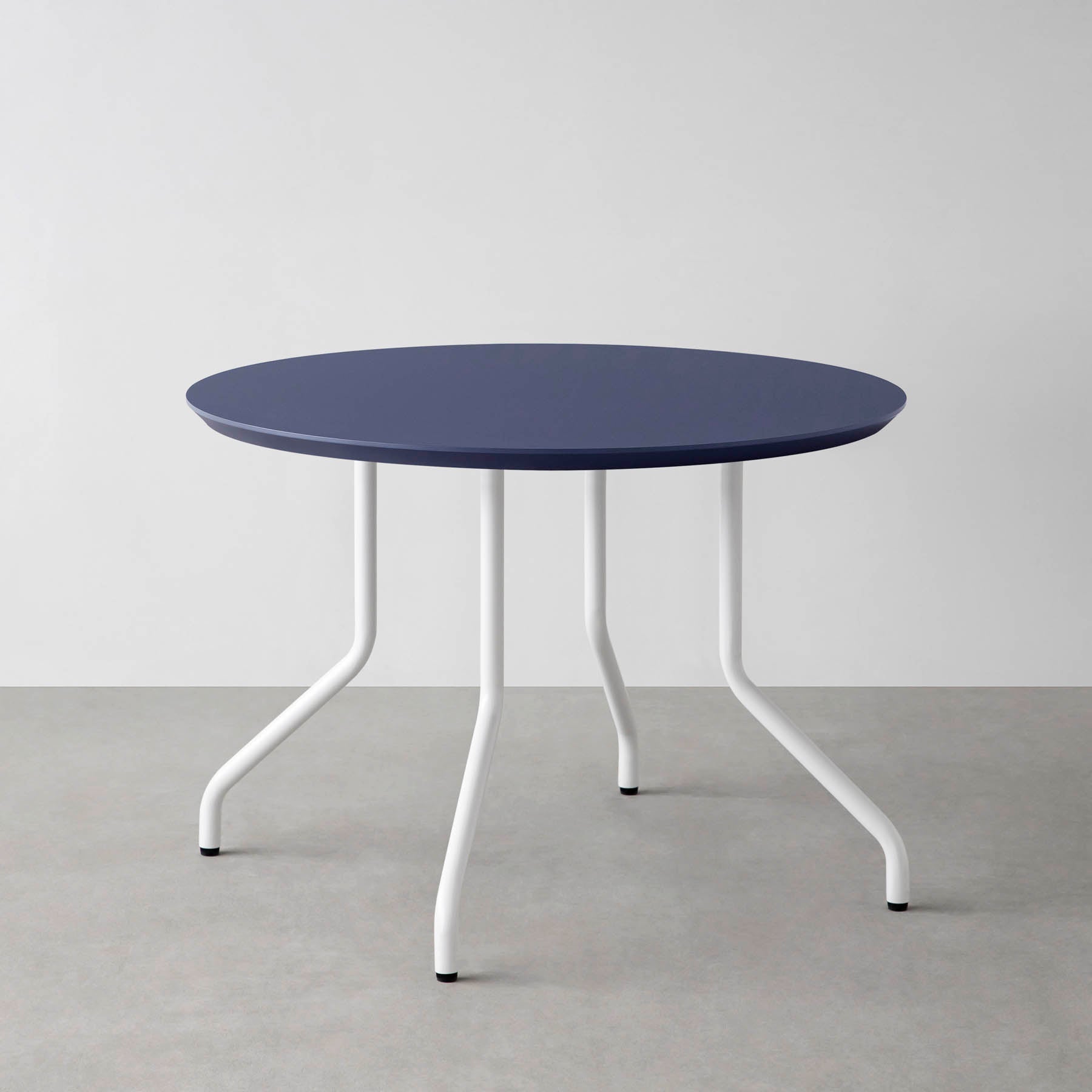 スマート造作カフェテーブル / FENIX NTM 全9色　白スチール脚 4本脚 × ラウンド φ81 - 100