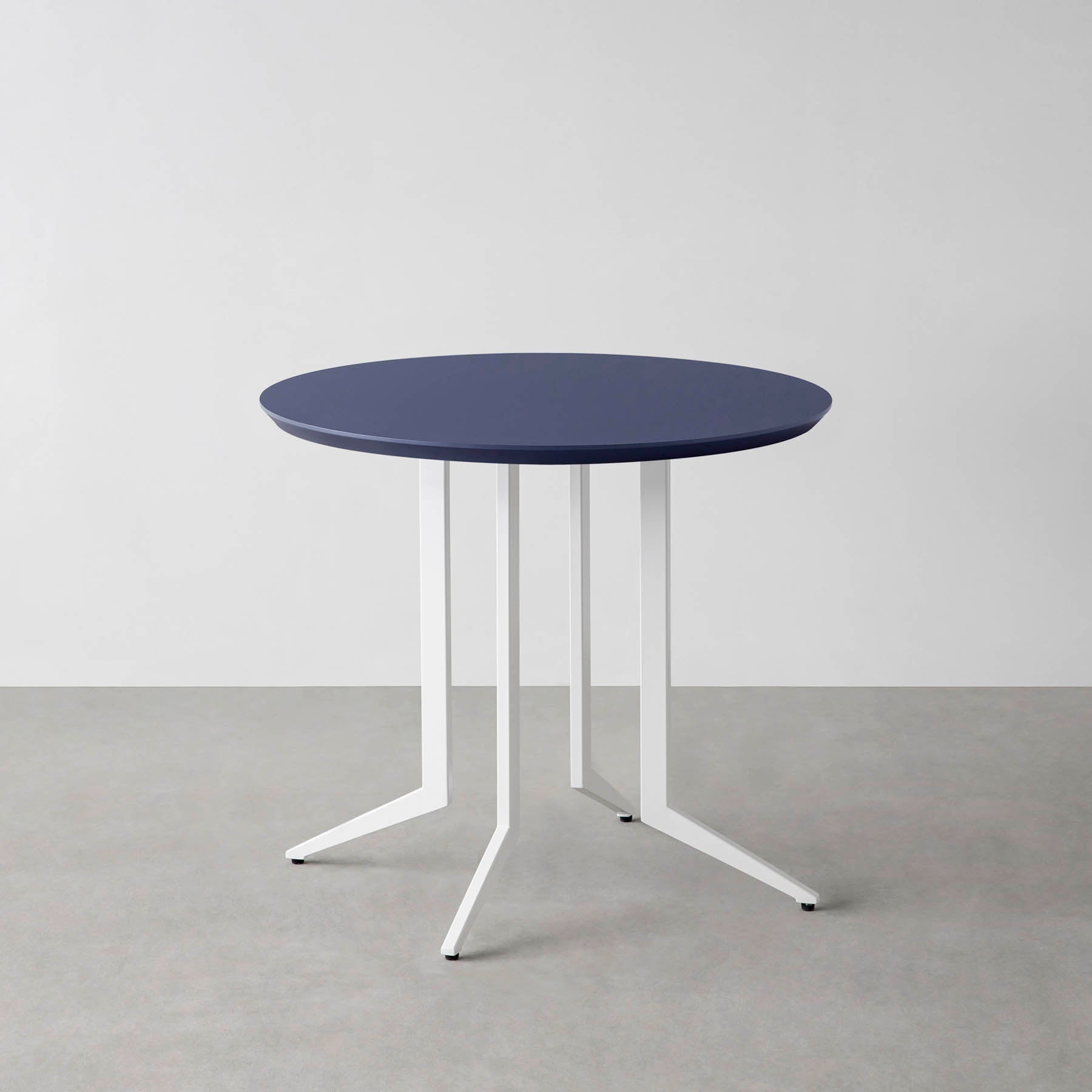 スマート造作カフェテーブル / FENIX NTM 全9色　白スチール脚 4本脚 × ラウンド φ61 - 80