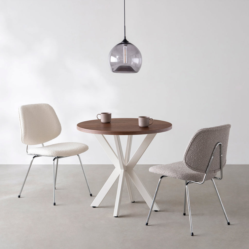 Kanademonoのウォルナットのカフェテーブル