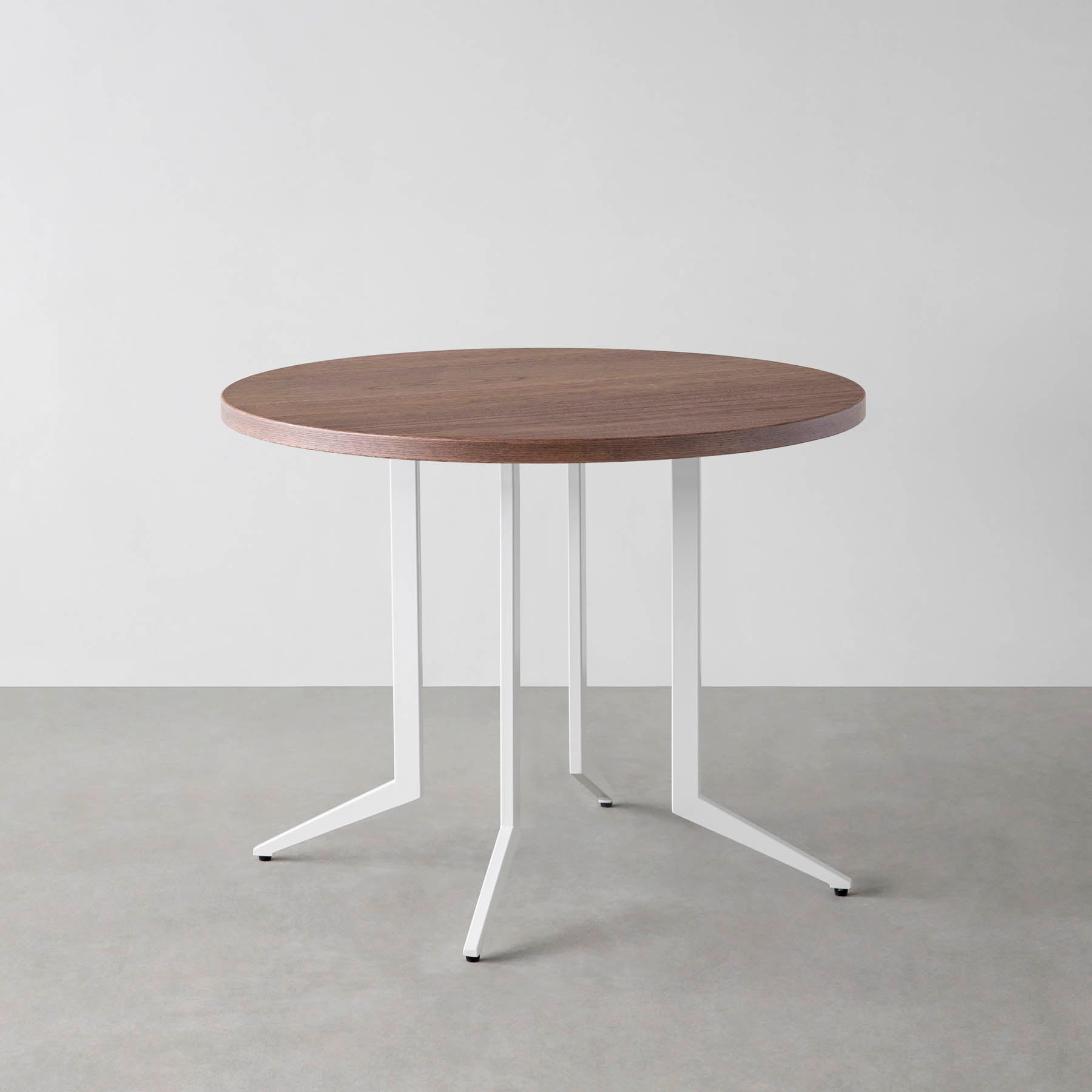 スマート造作カフェテーブル / ウォルナット　白スチール脚 4本脚 × ラウンド φ81 - 90