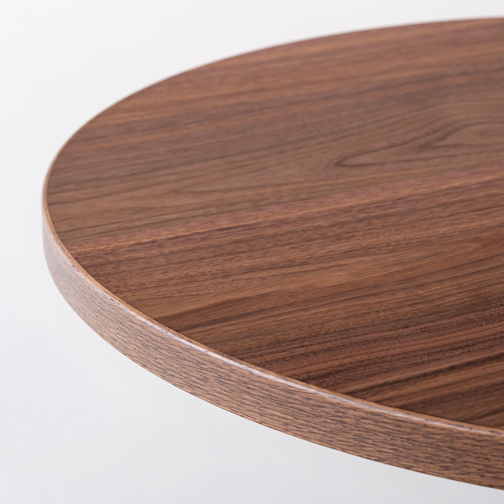 Kanademonoのウォルナットのカフェテーブル