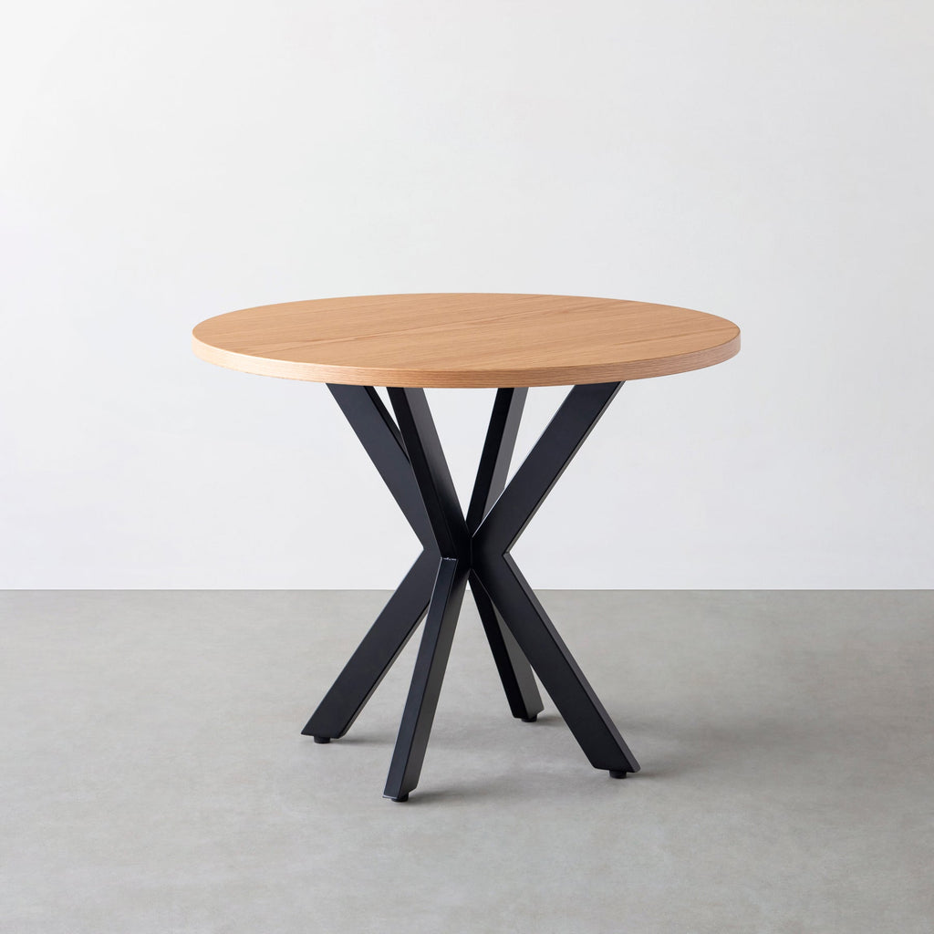 Kanademonoのホワイトオークのカフェテーブル