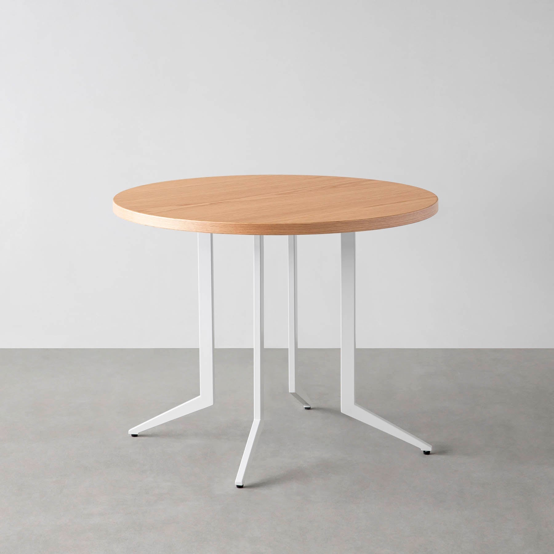 スマート造作カフェテーブル / ホワイトオーク　白スチール脚 4本脚 × ラウンド φ81 - 90