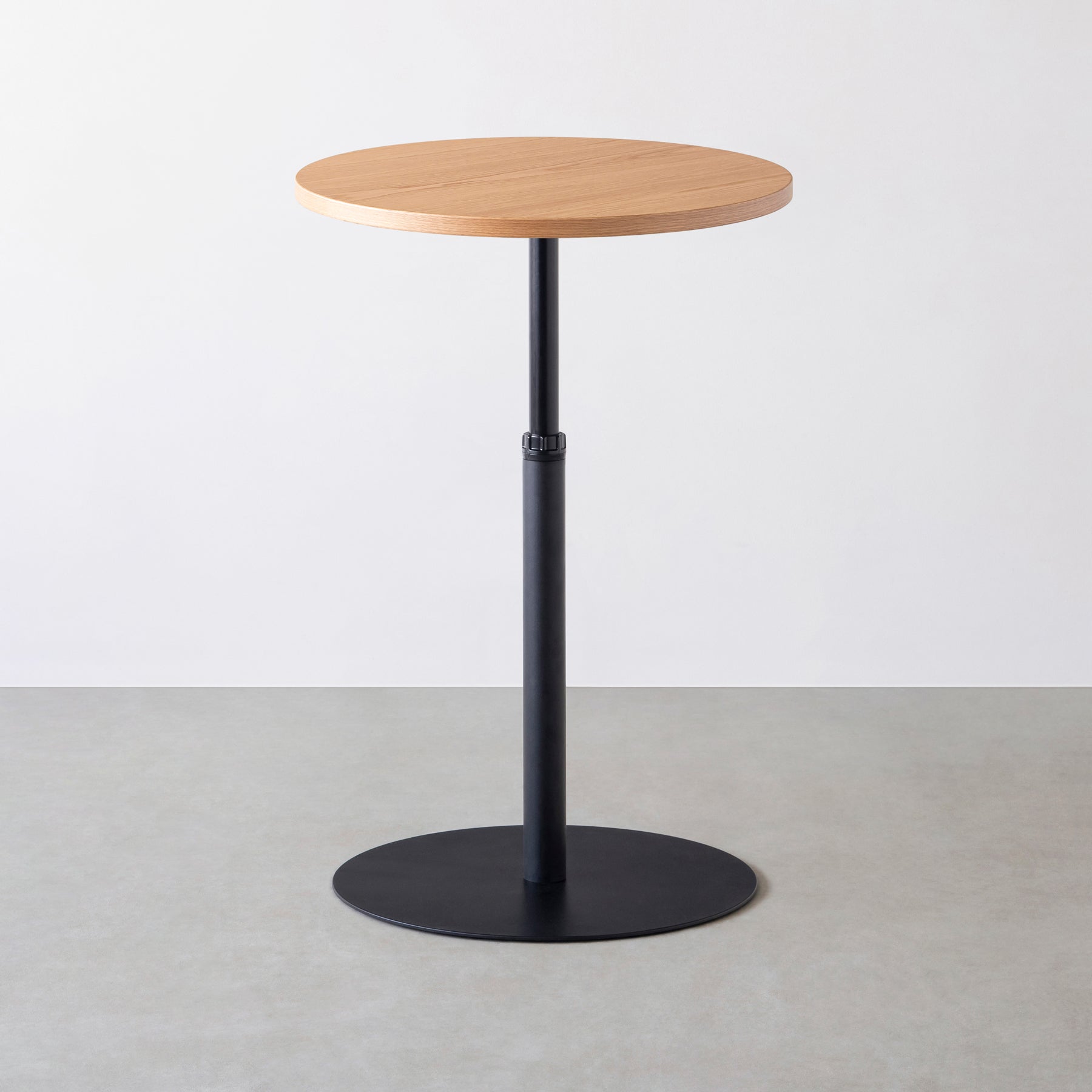 スマート造作カフェテーブル / ホワイトオーク　黒スチール脚 1本脚 × ラウンド φ61 - 70