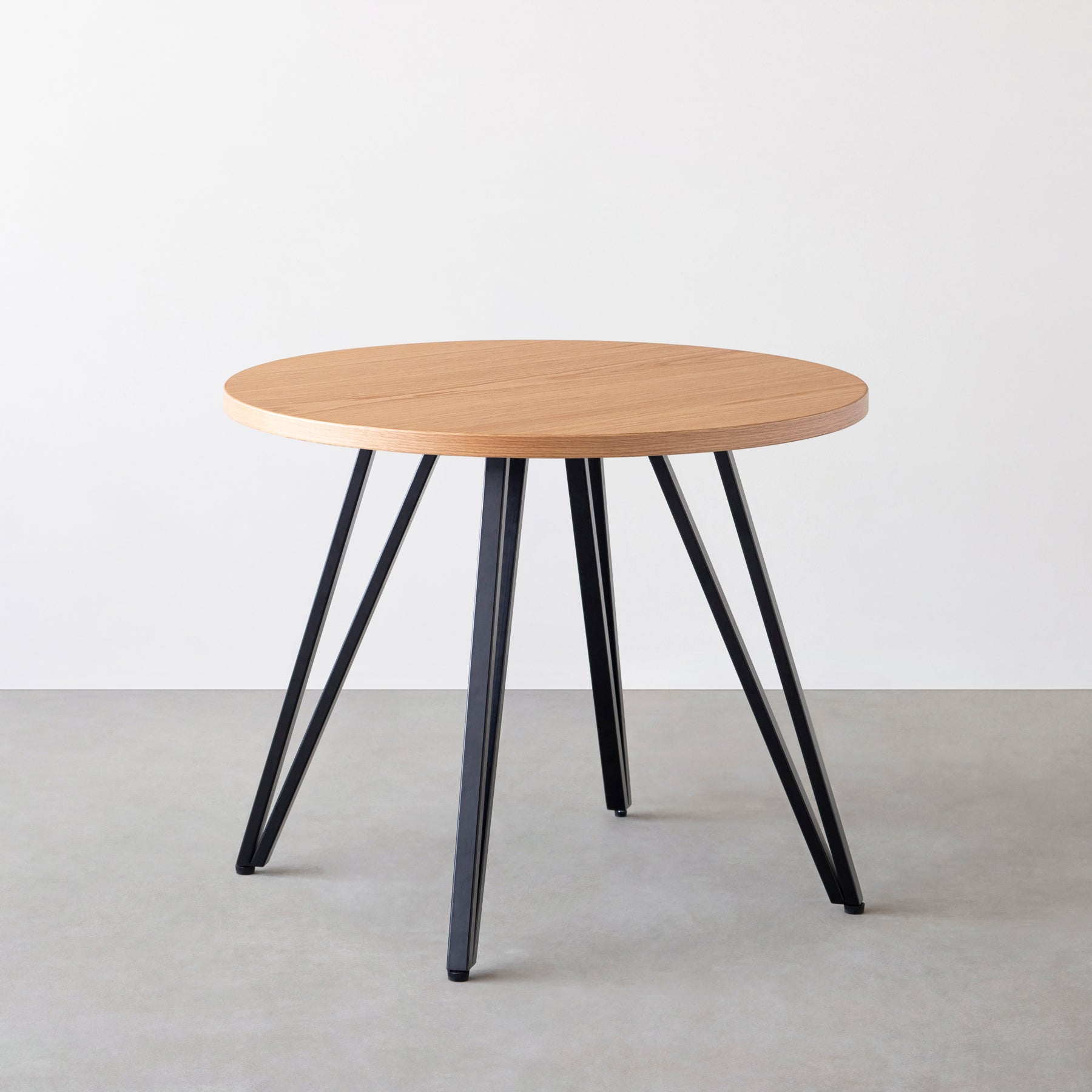 Kanademonoのホワイトオークのカフェテーブル