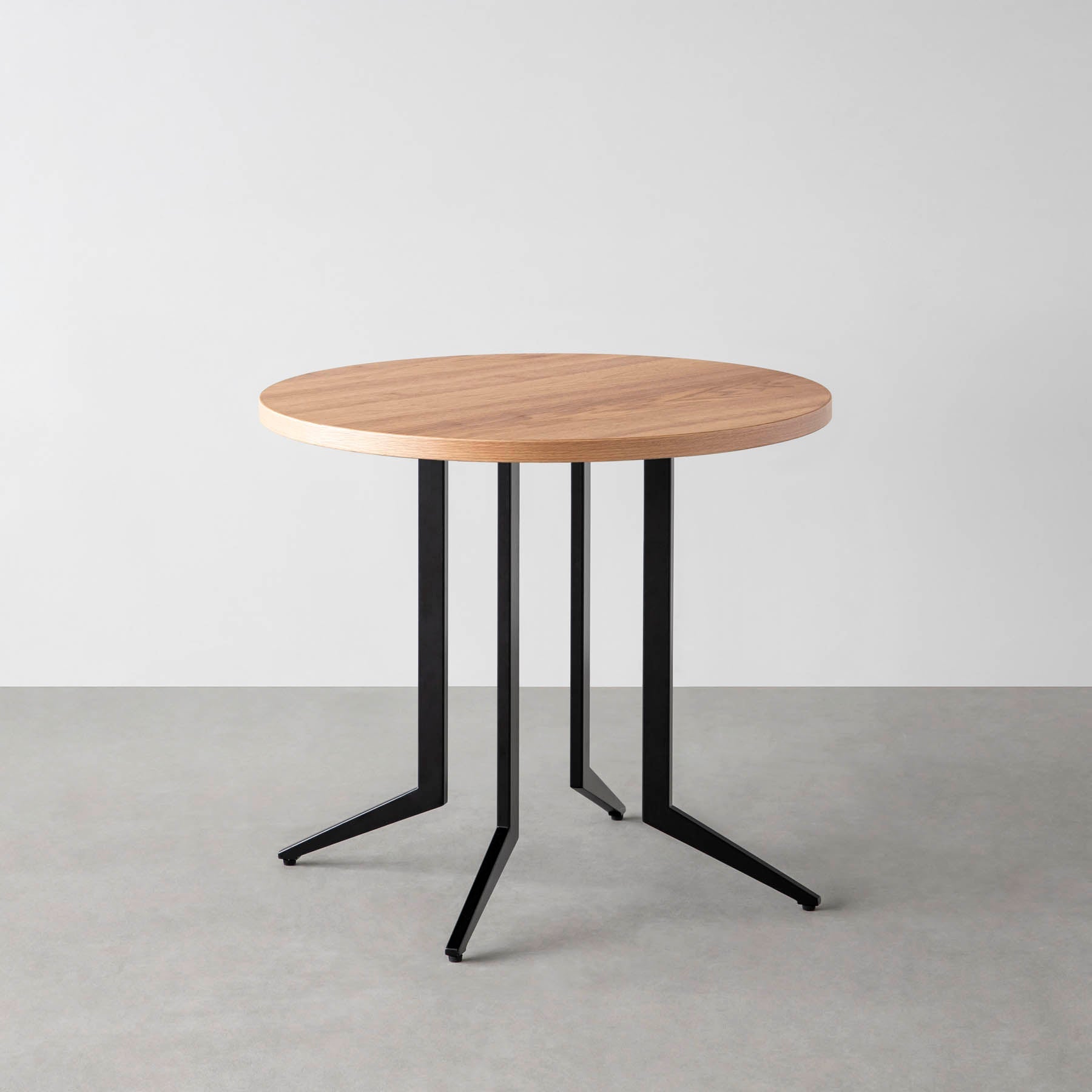 Kanademonoのくるみのカフェテーブル