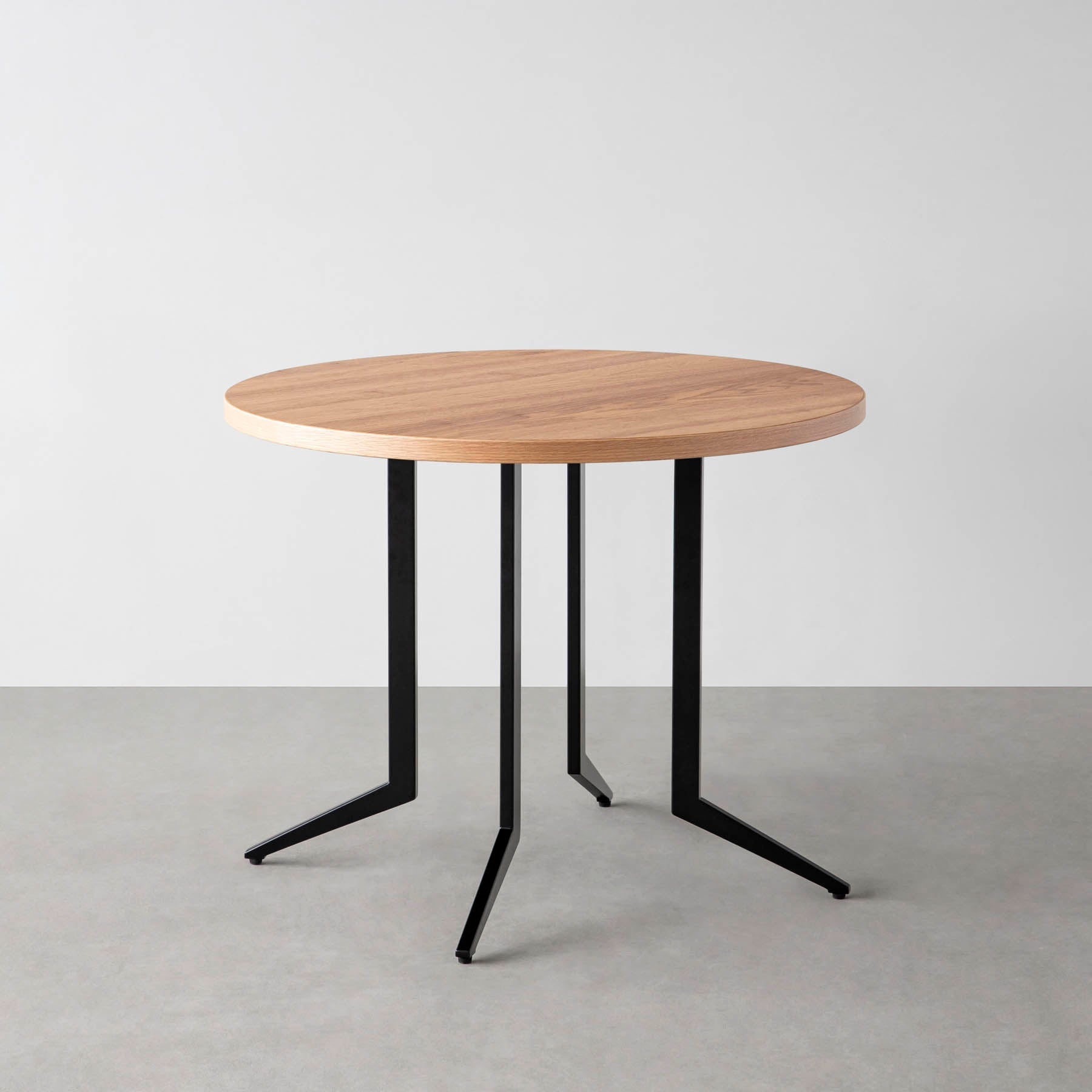 スマート造作カフェテーブル / くるみ　黒スチール脚 4本脚 × ラウンド φ81 - 90