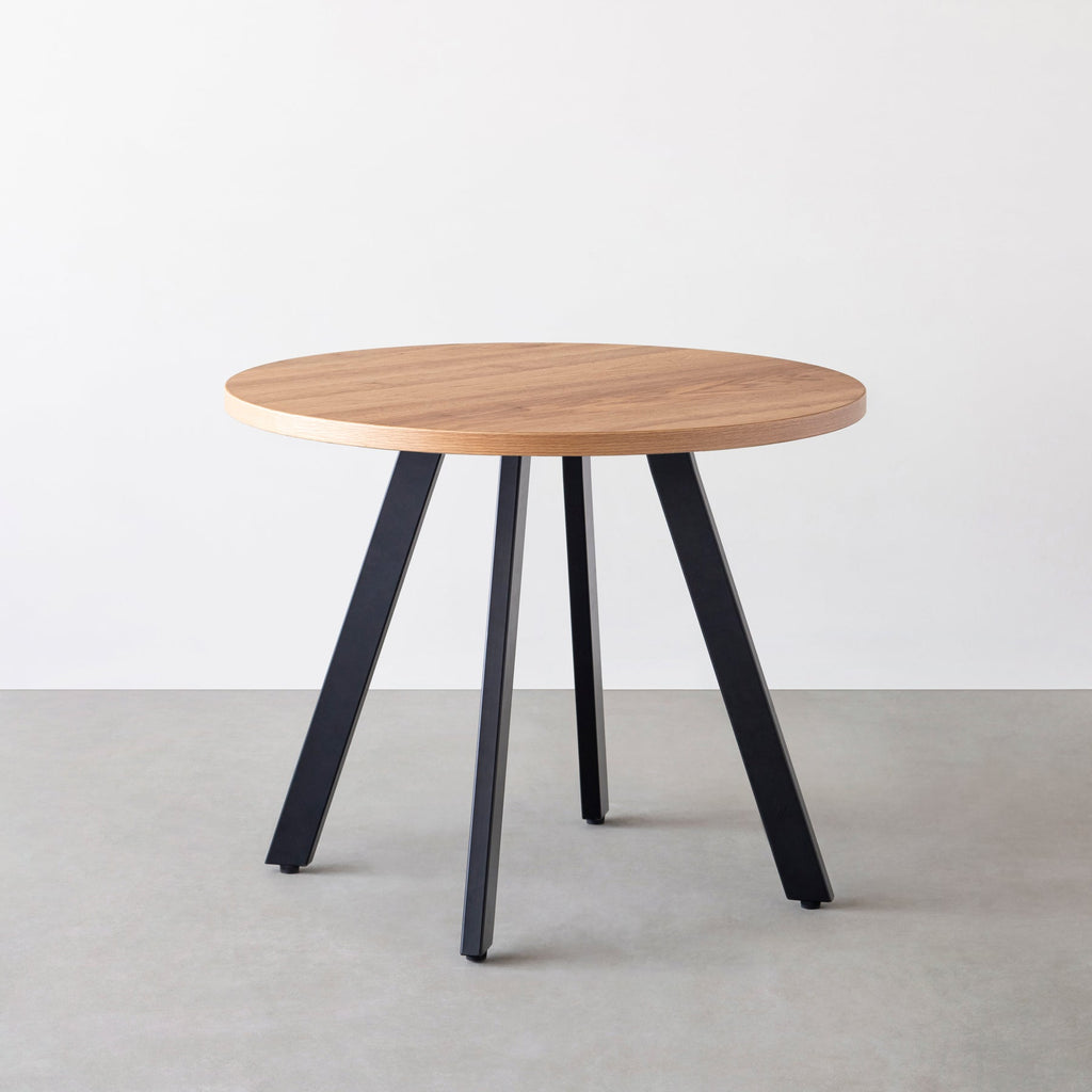 Kanademonoのくるみの大型カフェテーブル