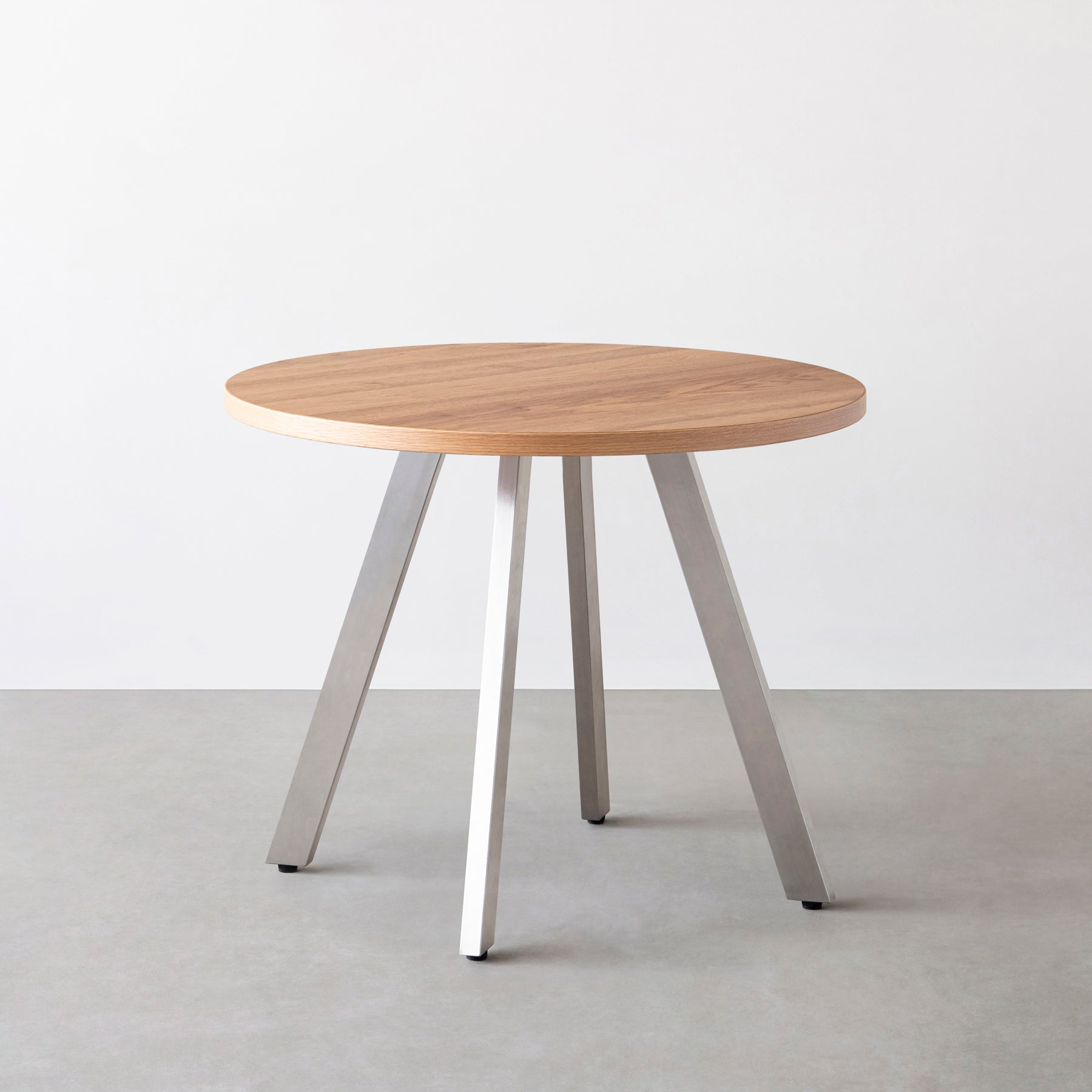 Kanademonoのくるみのカフェテーブル