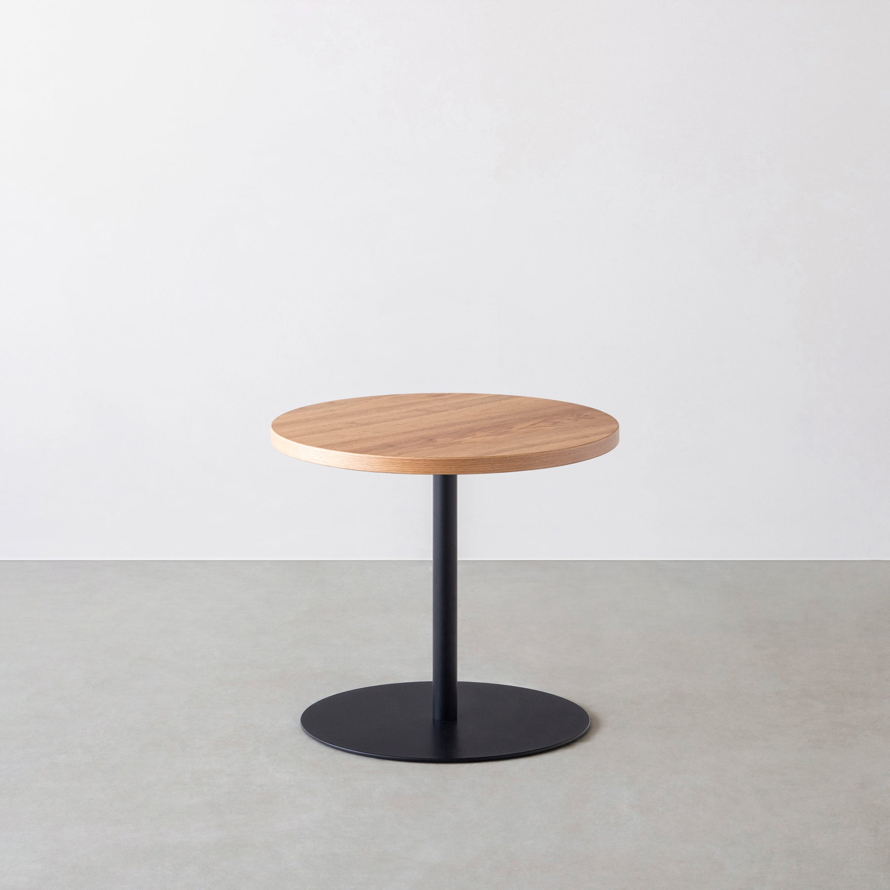 Kanademonoのくるみのカフェテーブル