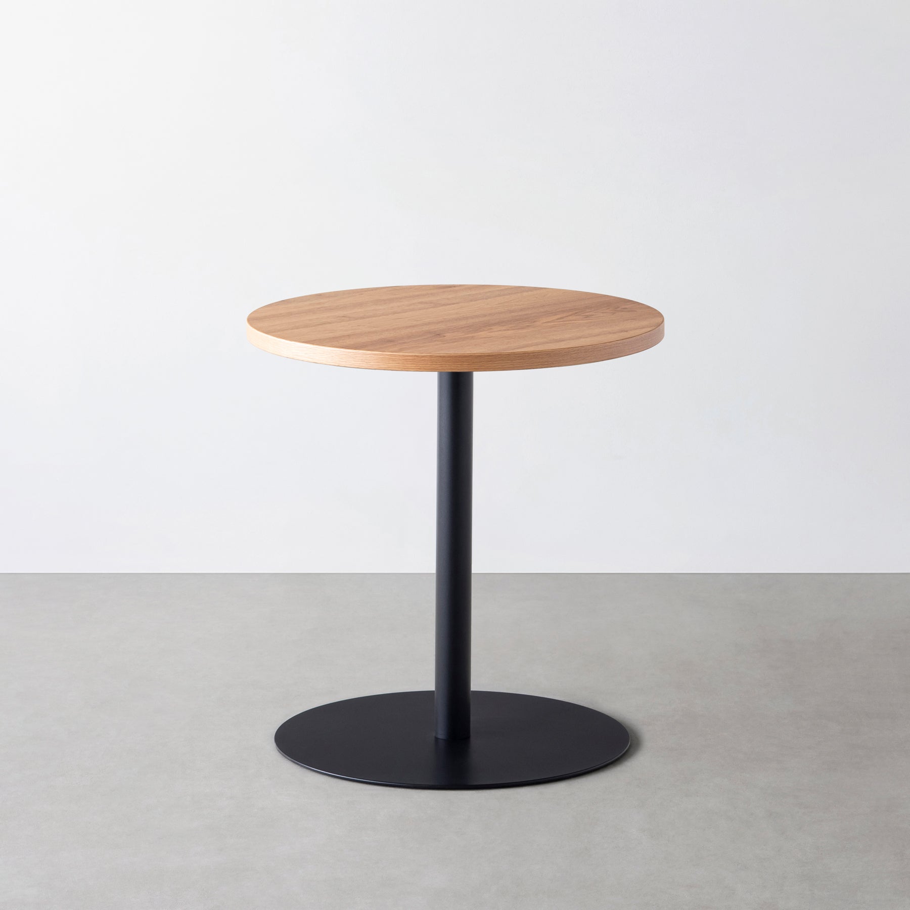 Kanademonoのくるみのカフェテーブル