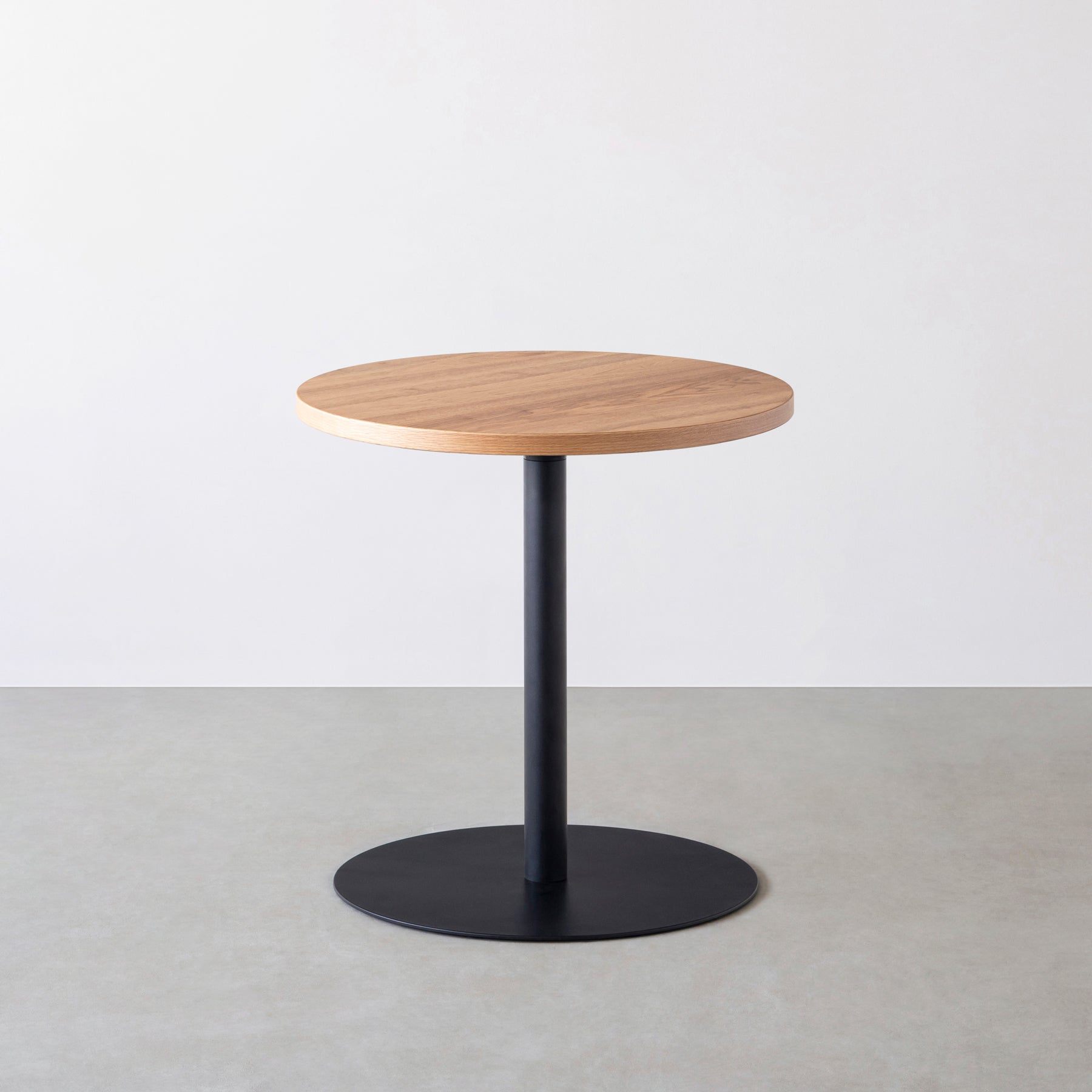 Kanademonoのくるみのカフェテーブル