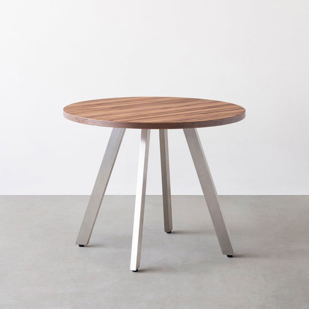 Kanademonoのサテンウォルナットのカフェテーブル