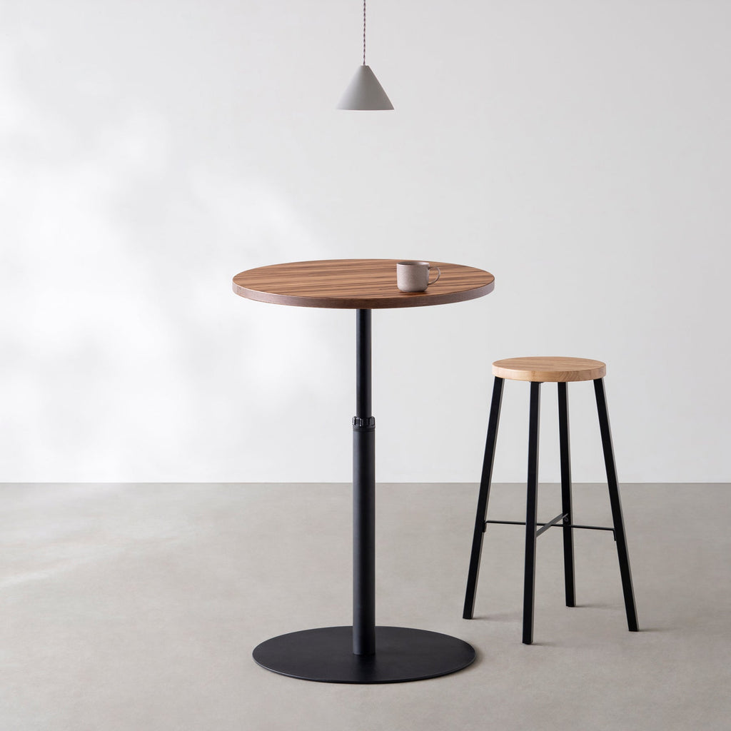 Kanademonoのサテンウォルナットのカフェテーブル