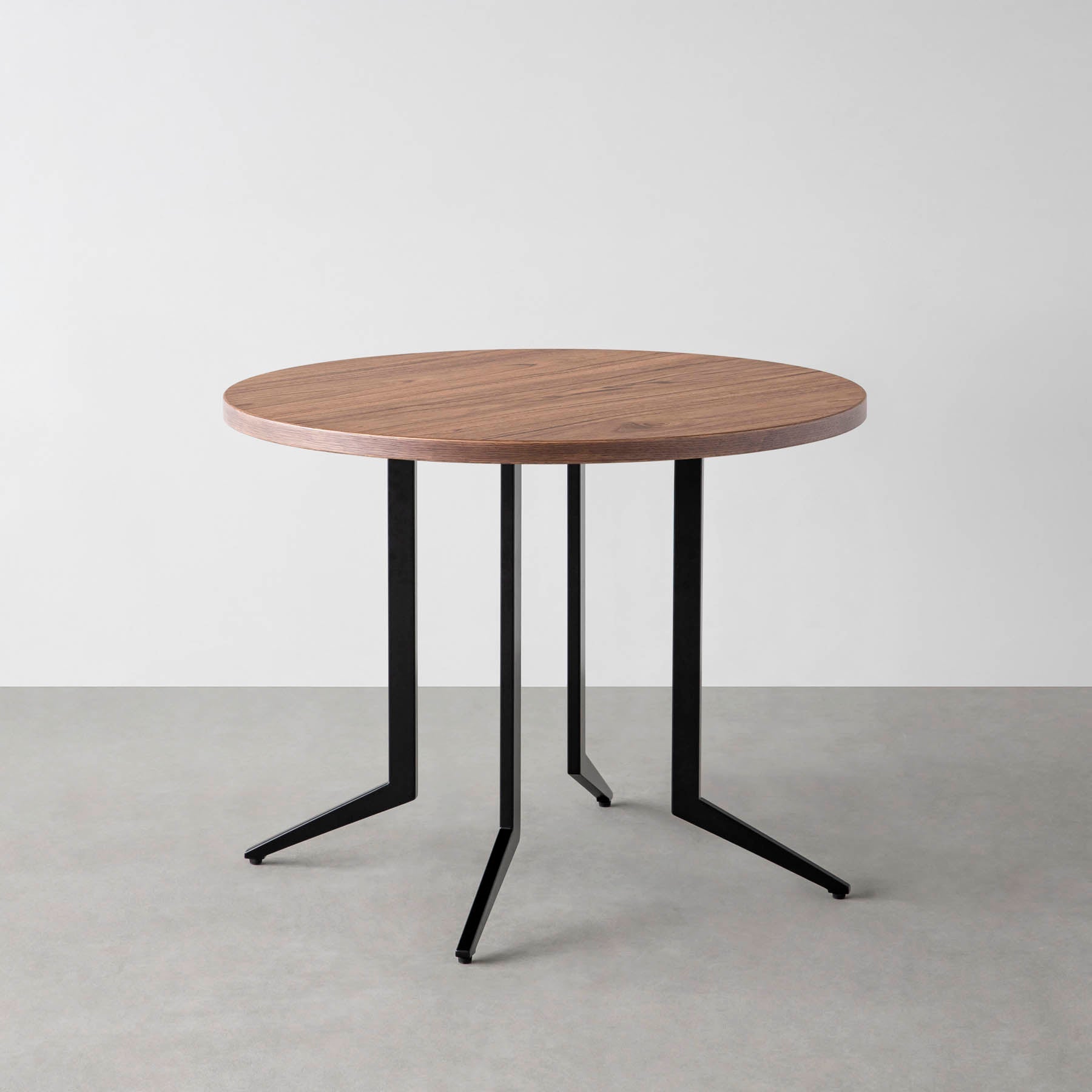 スマート造作カフェテーブル / ニューギニアウォルナット　黒スチール脚 4本脚 × ラウンド φ81 - 90