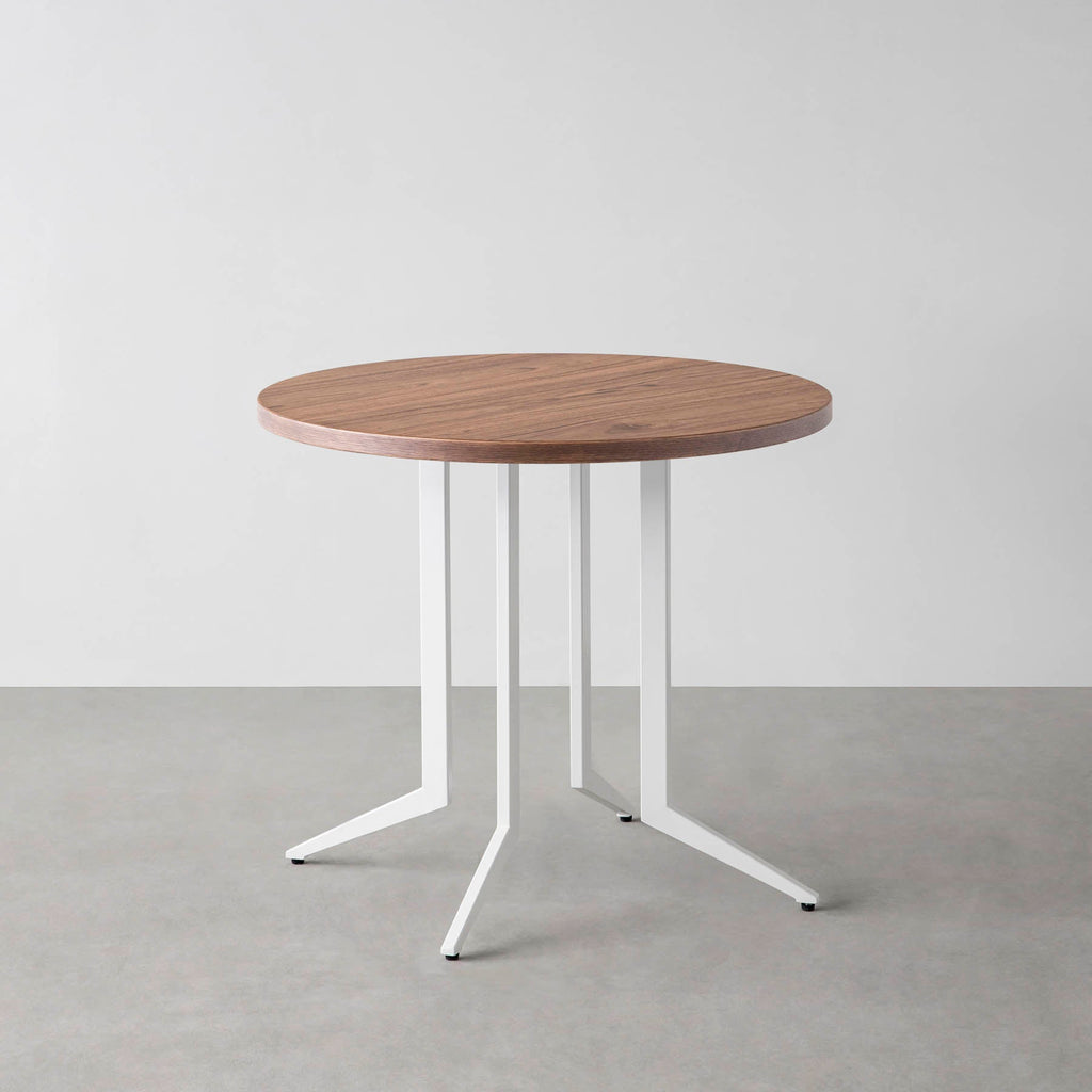 Kanademonoのニューギニアウォルナットのカフェテーブル