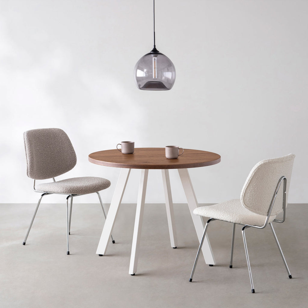 Kanademonoのニューギニアウォルナットのカフェテーブル