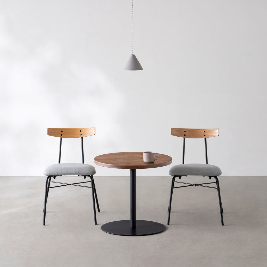 Kanademonoのニューギニアウォルナットのカフェテーブル