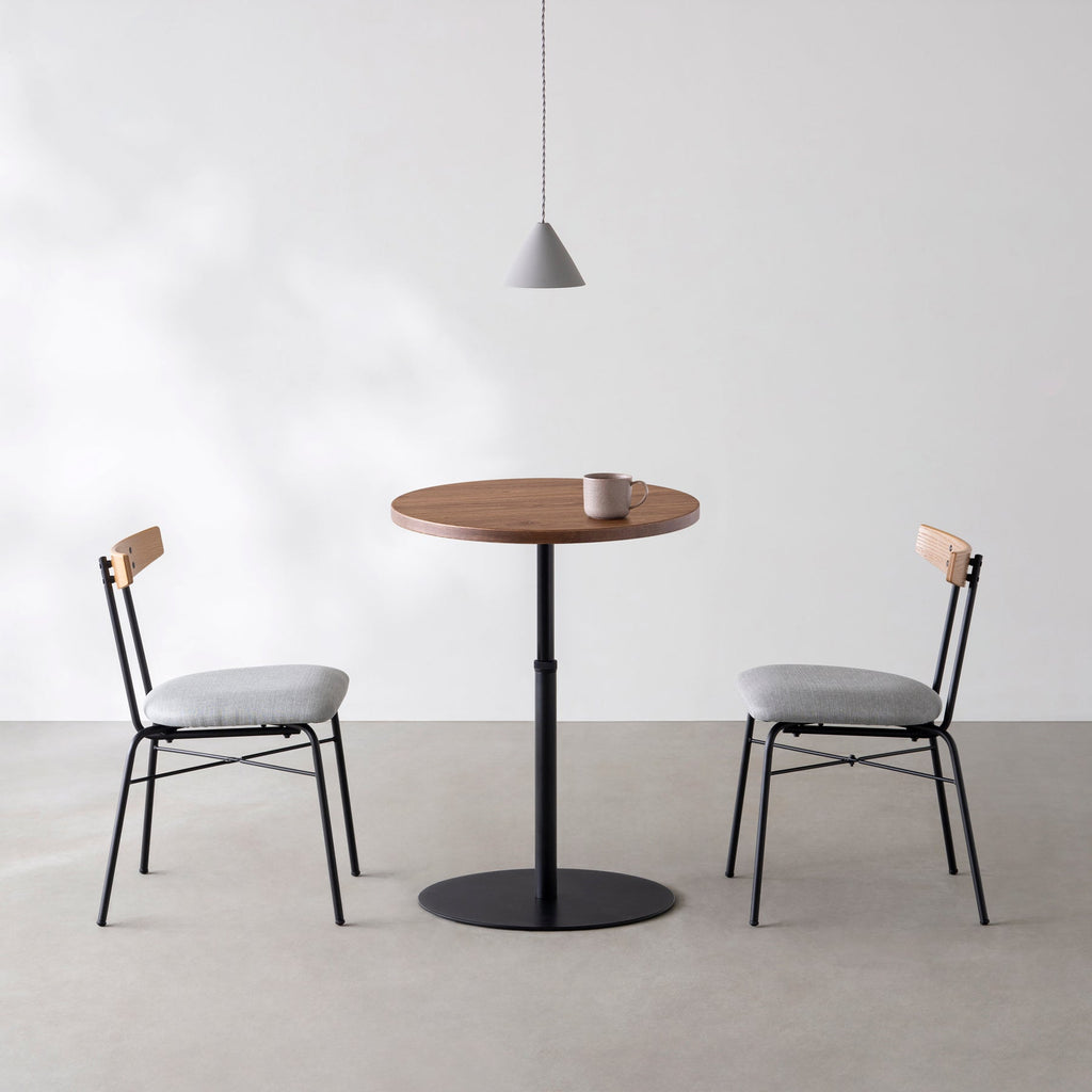 Kanademonoのニューギニアウォルナットのカフェテーブル